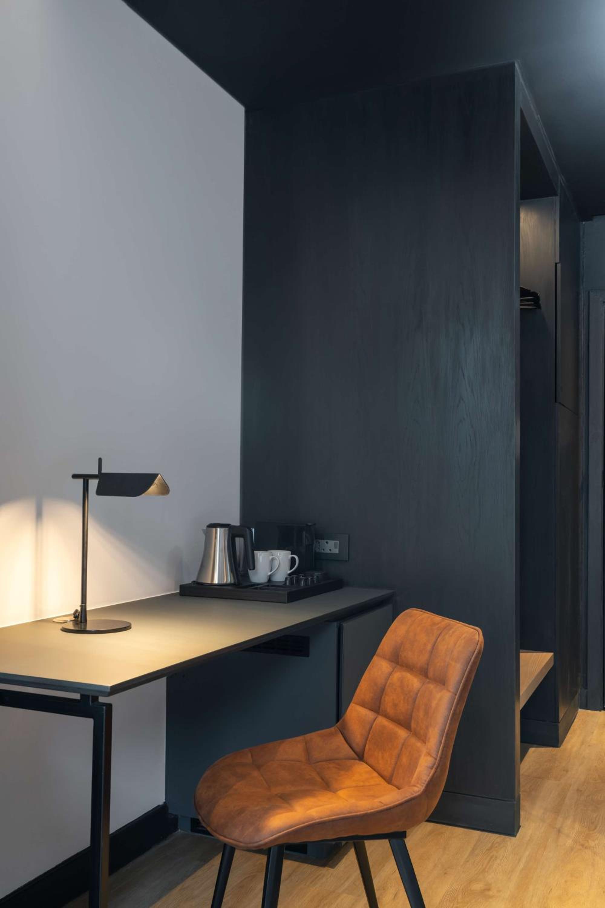Junior Suite with Lounge Access - Photo 6