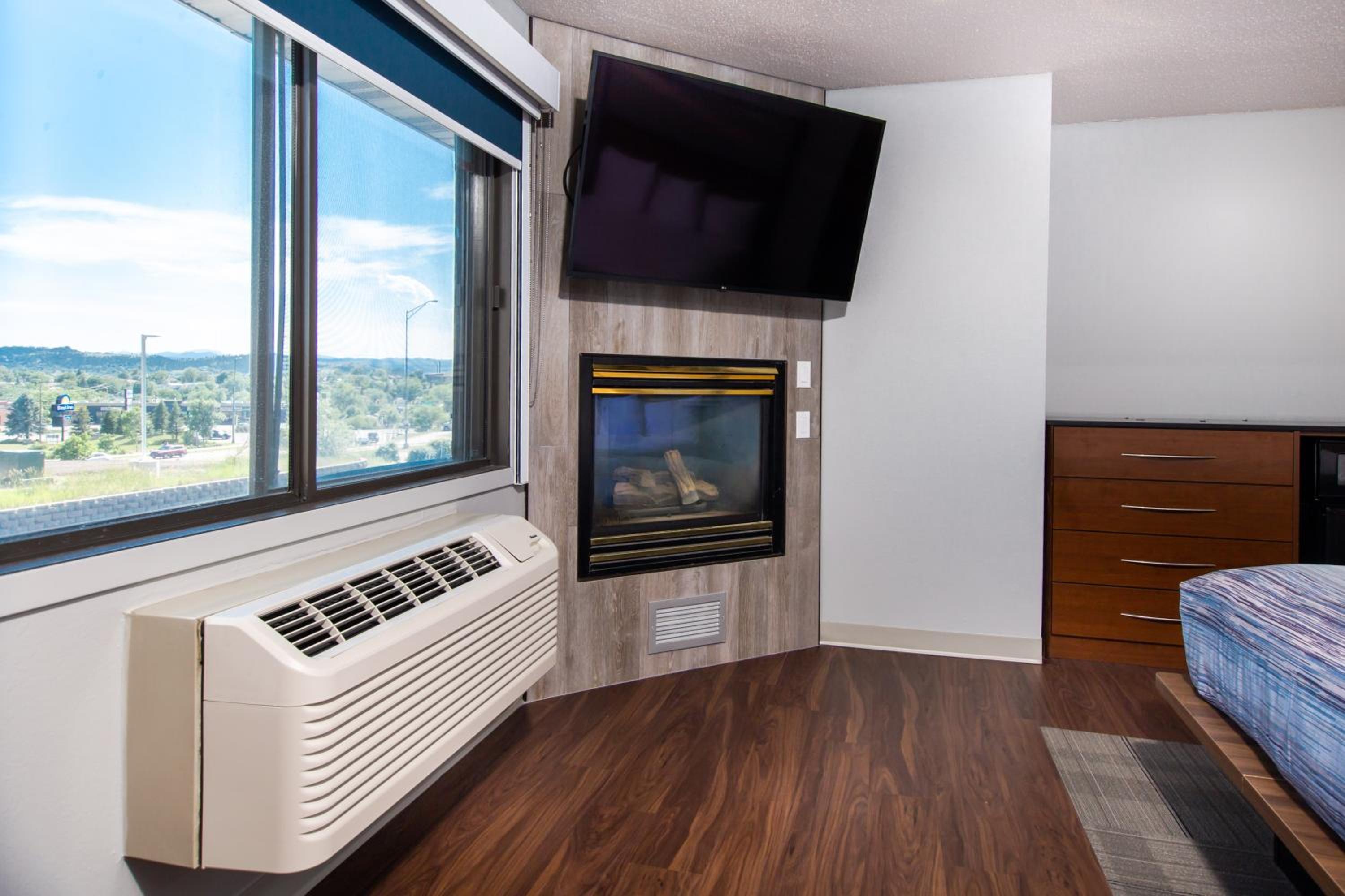 Executive Suite with two Queen Beds - Non-Smoking - Photo 1