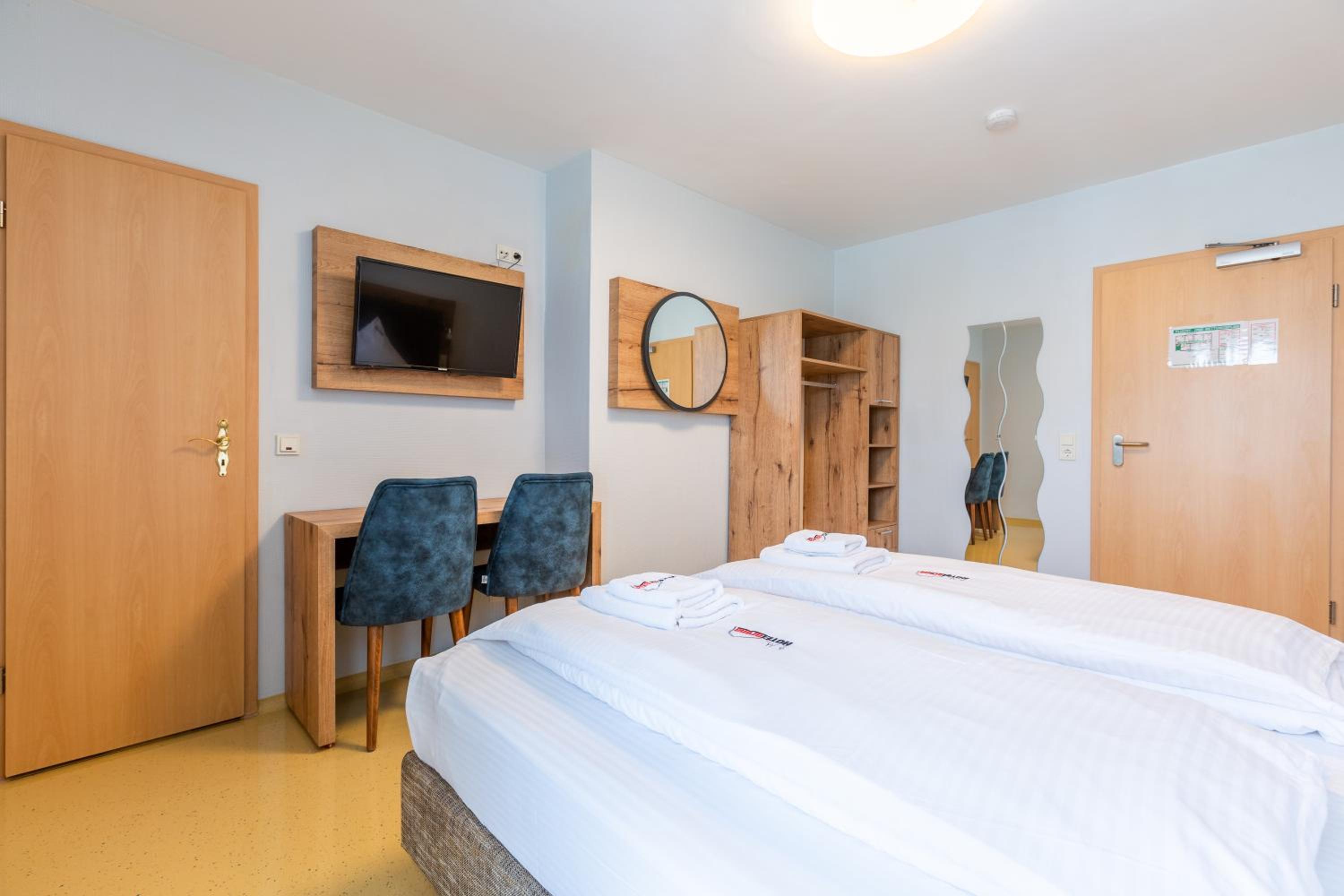 Standard Double Room - Photo 4