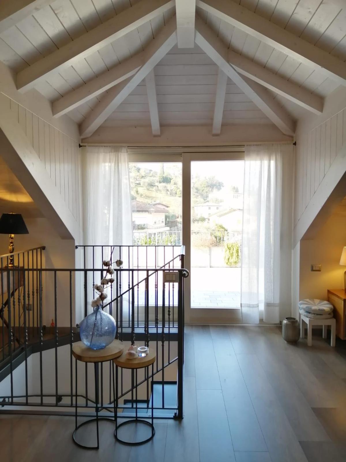 Apartment with Lake View - Photo 1
