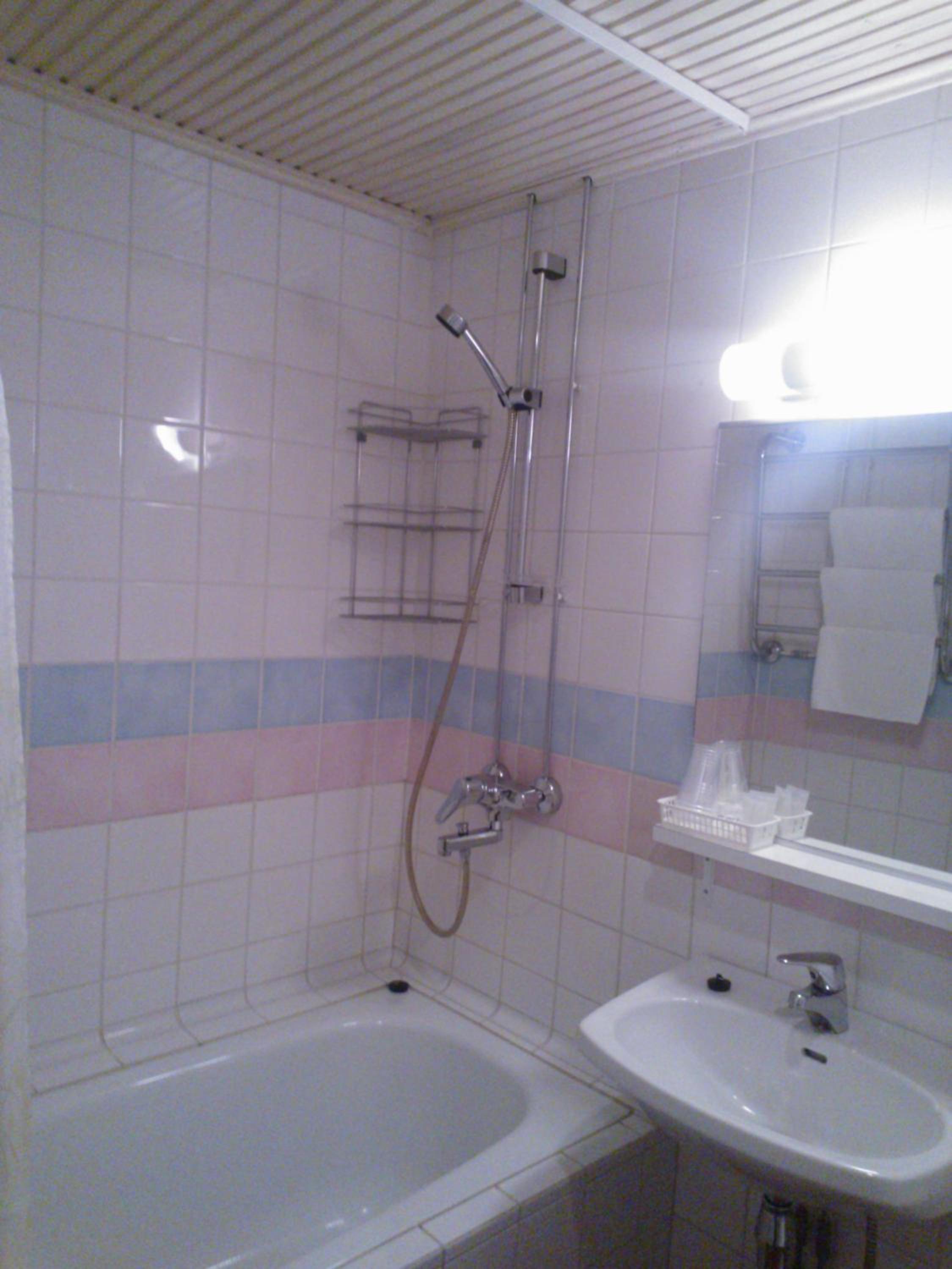 Comfort Twin Room - Photo 12