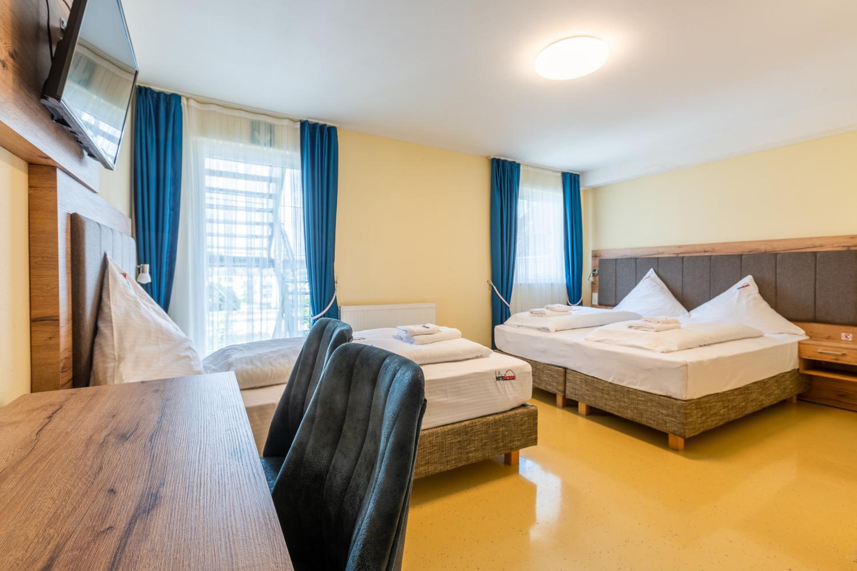 Standard Triple Room - Photo 2