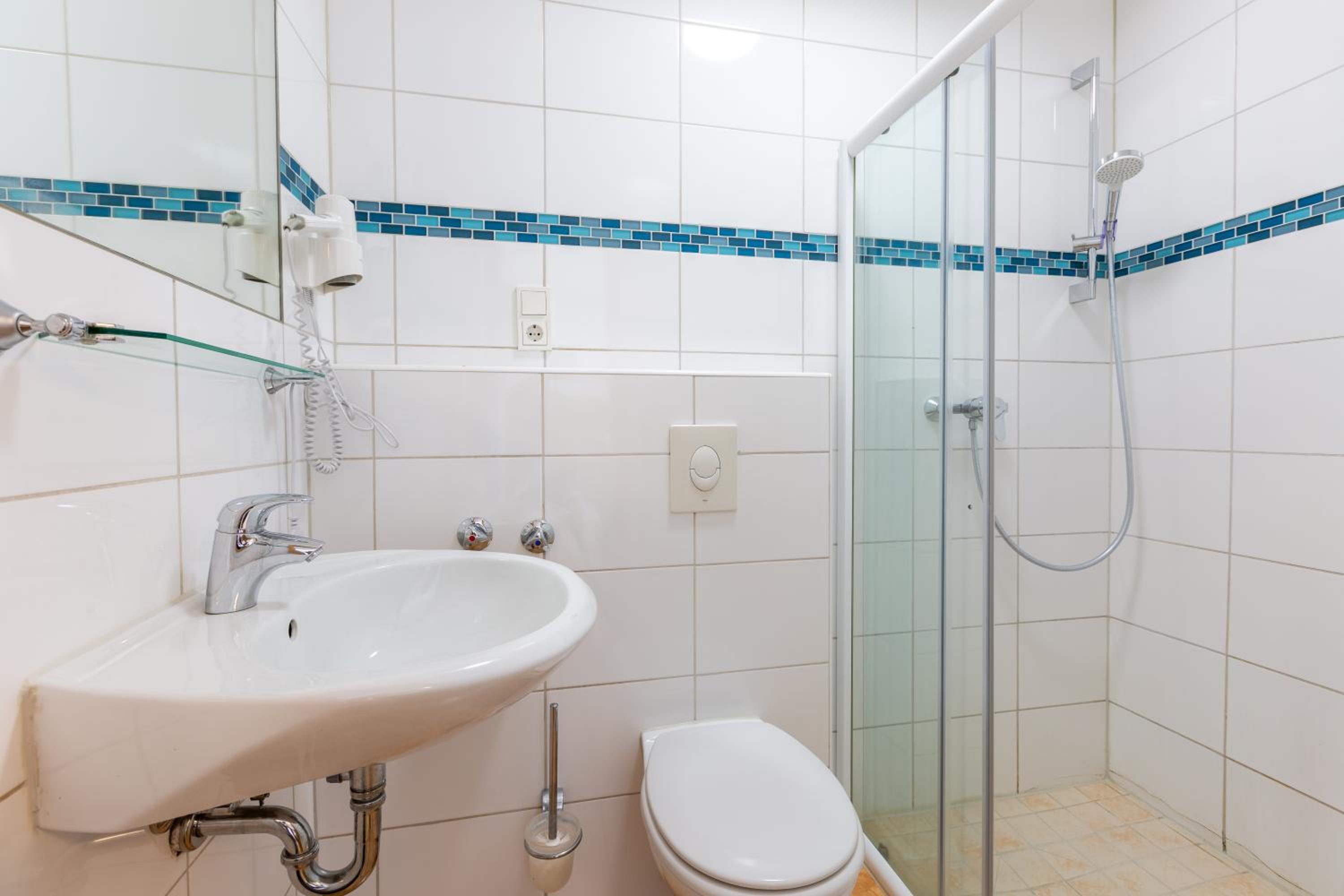 Standard Double Room - Photo 2