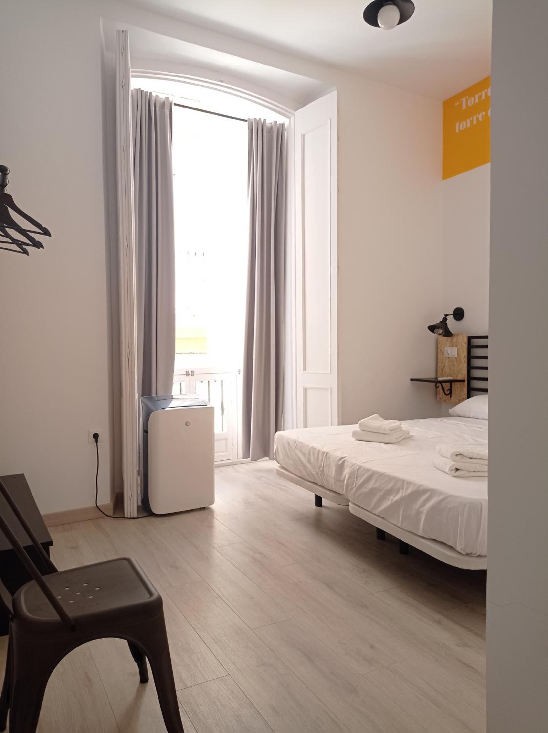 Deluxe Double or Twin Room with Balcony - Photo 16