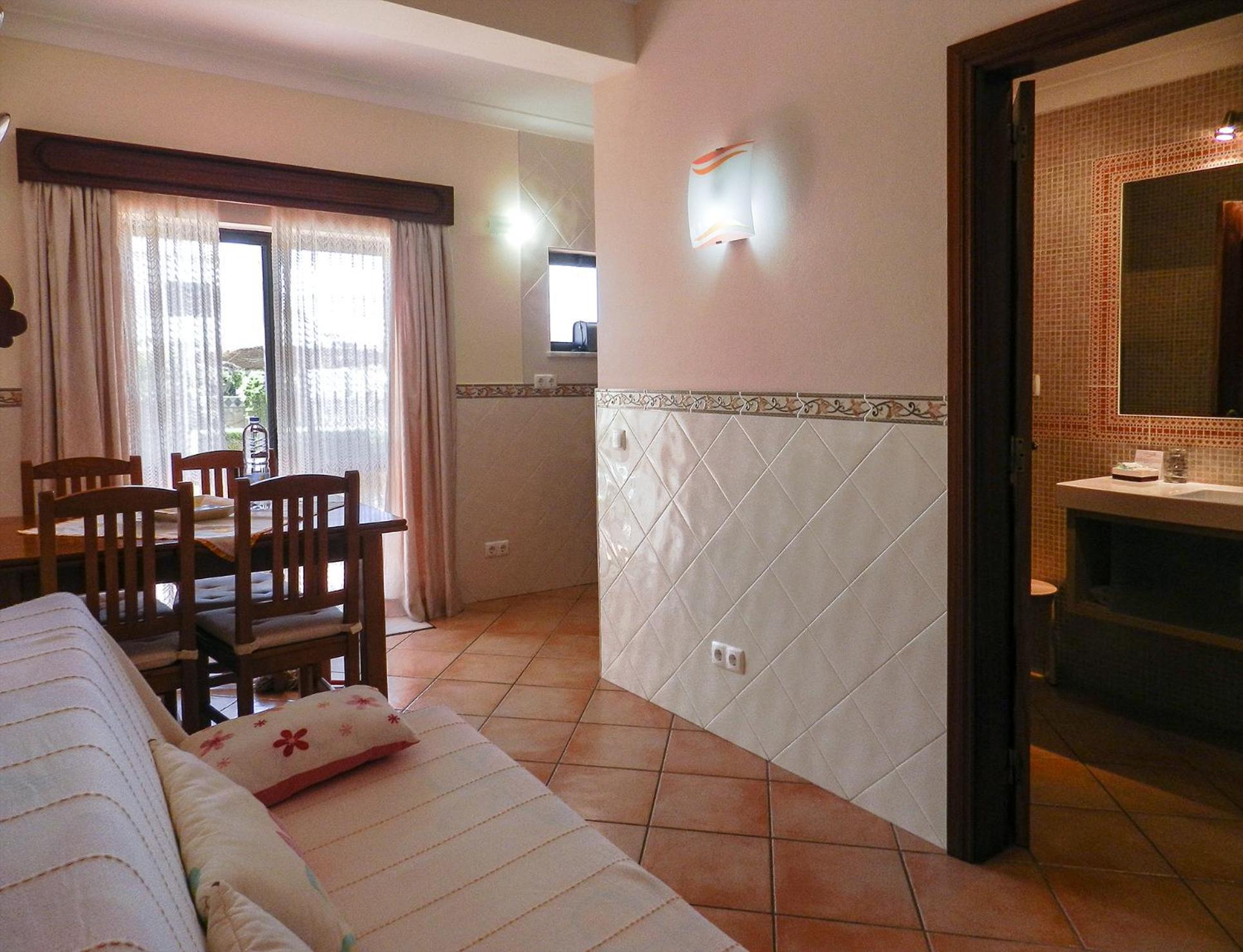 One-Bedroom Apartment - Photo 10