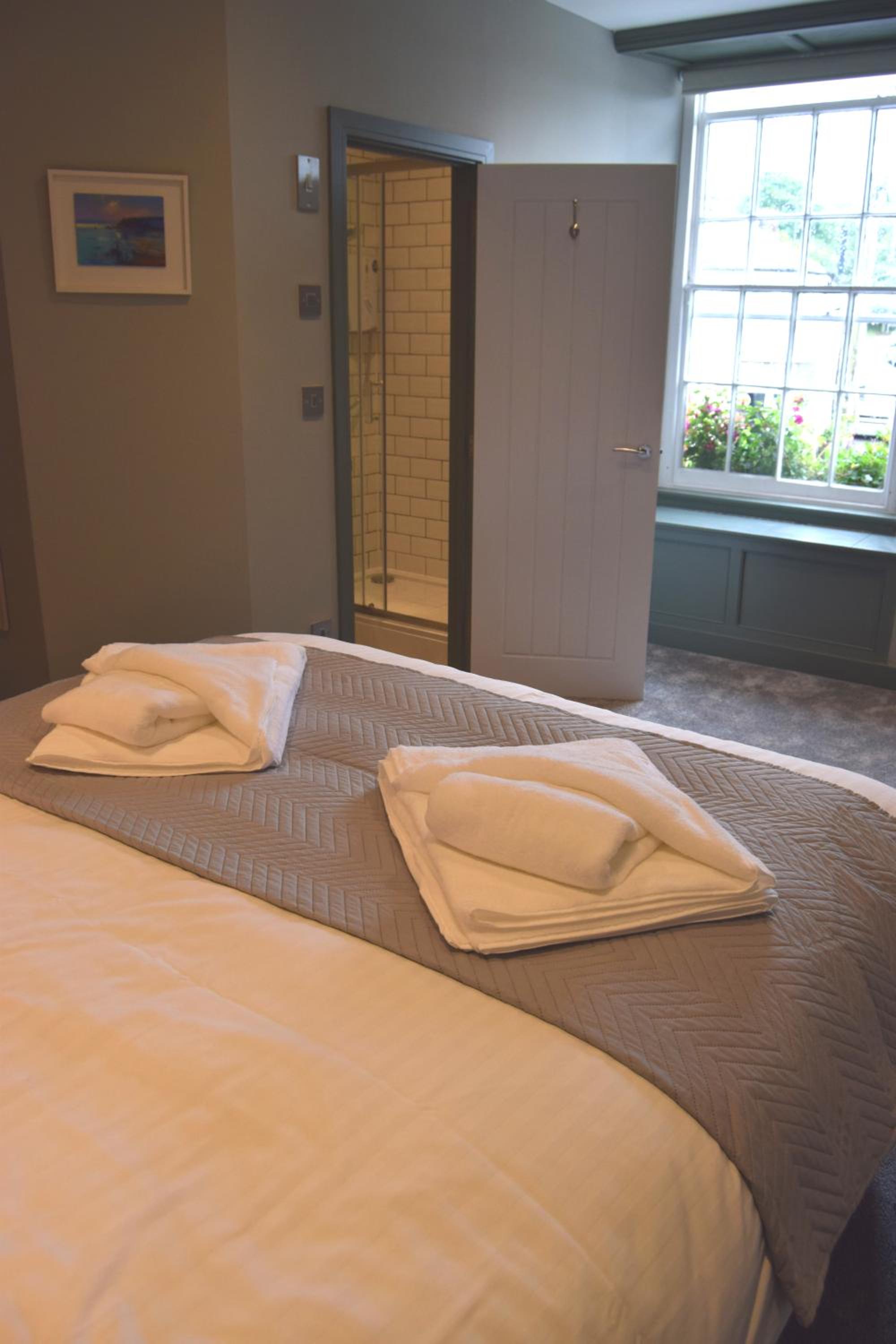 Superior King Room - Photo 6
