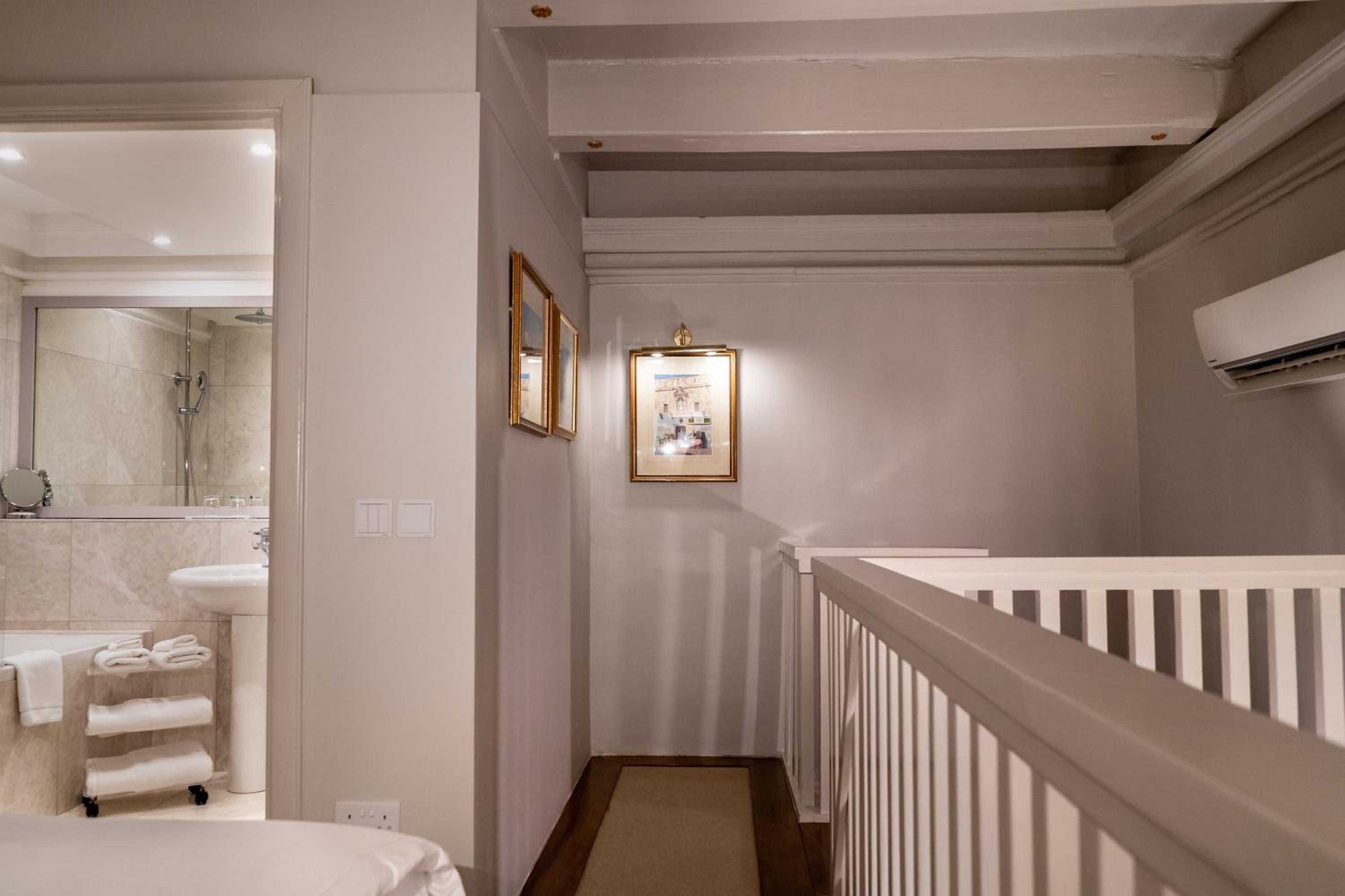 Duplex Suite - Photo 5