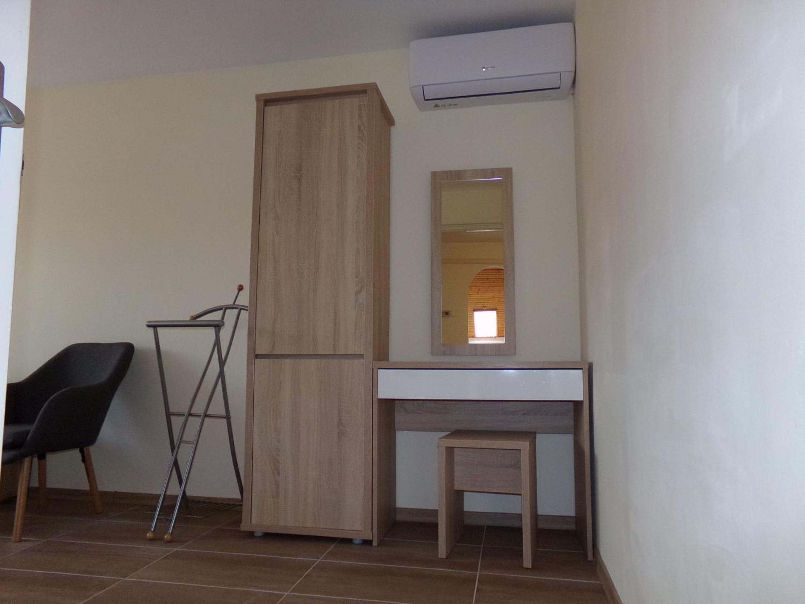 Double Room with Extra Bed photo 3