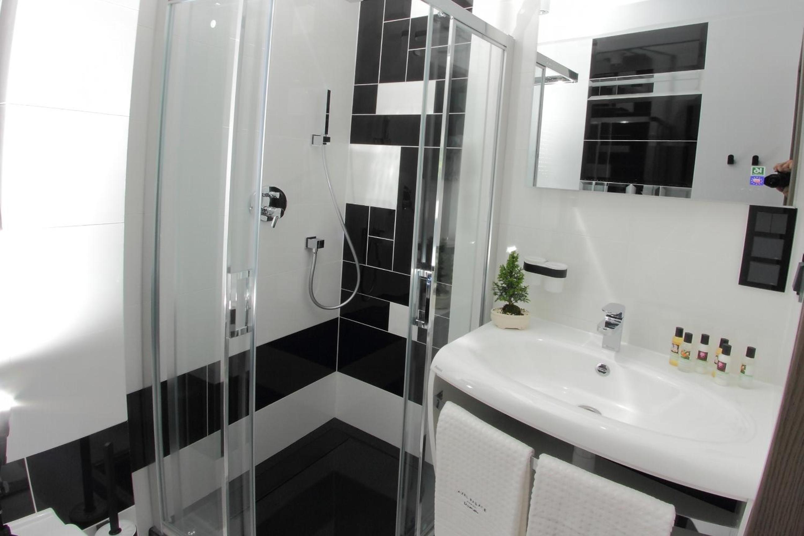 Standard Suite - Photo 2