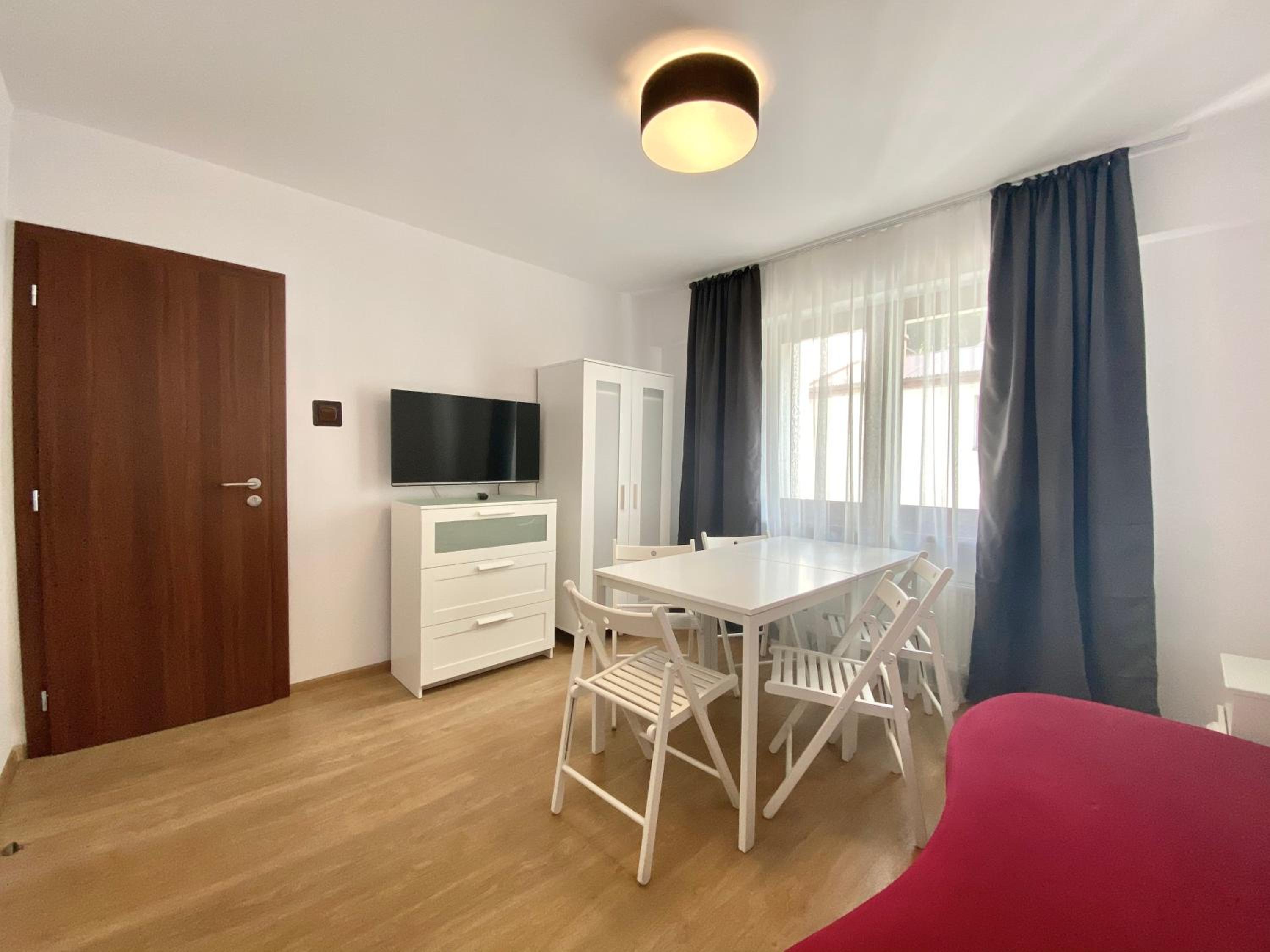 Two-Bedroom Apartment with Balcony photo 3