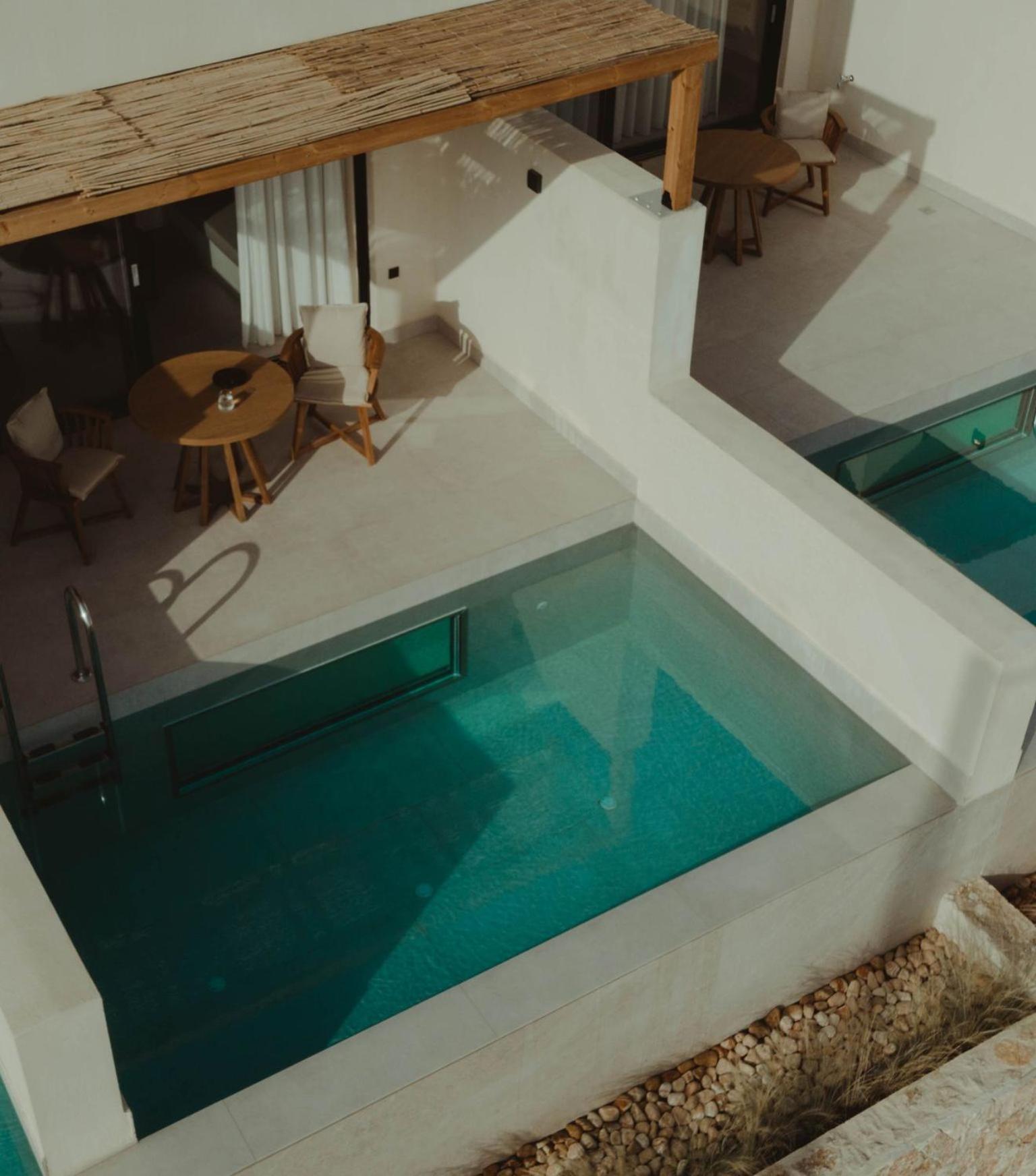 Signature Suite with Private Pool - Photo 18