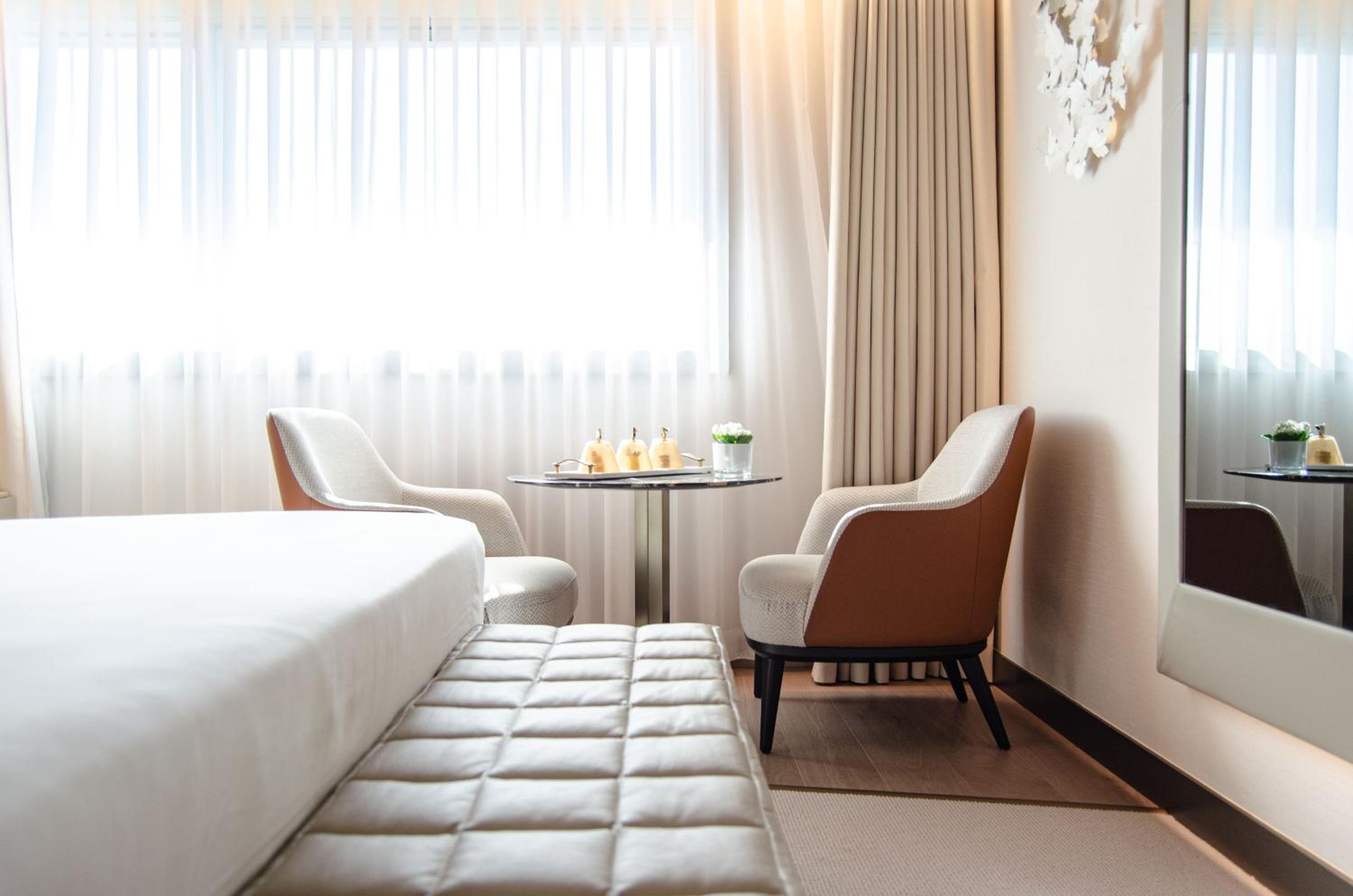 Deluxe Double or Twin Room - Photo 3