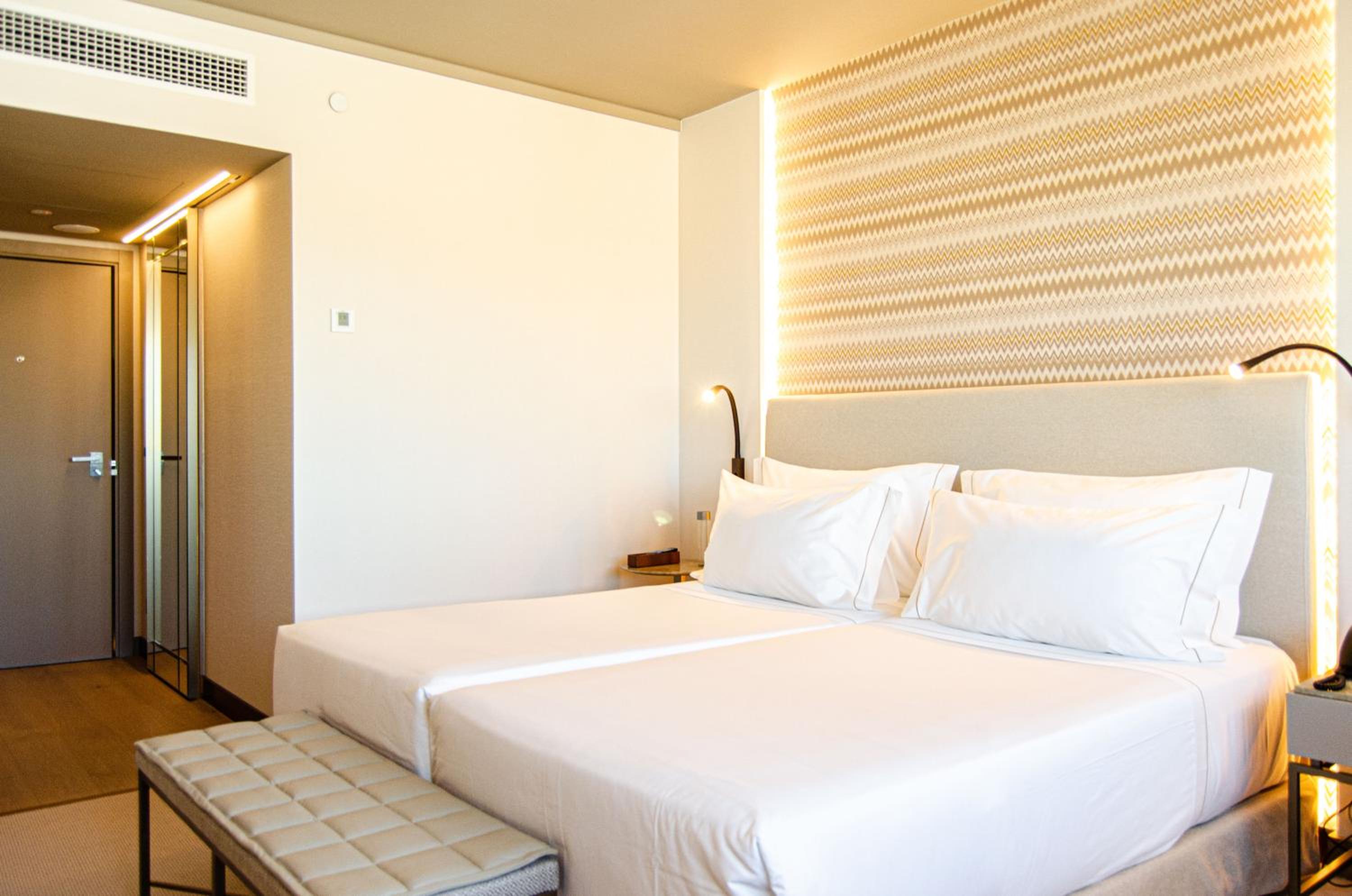 Deluxe Double or Twin Room - Photo 6