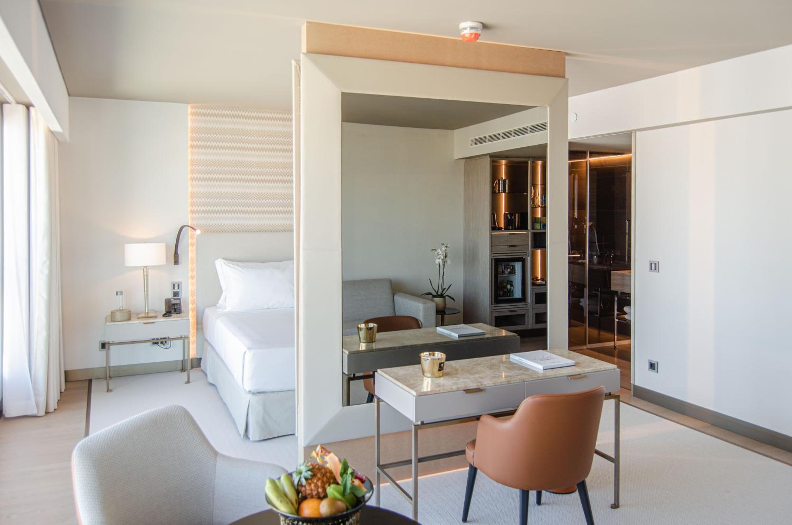 Premium Suite - Photo 8