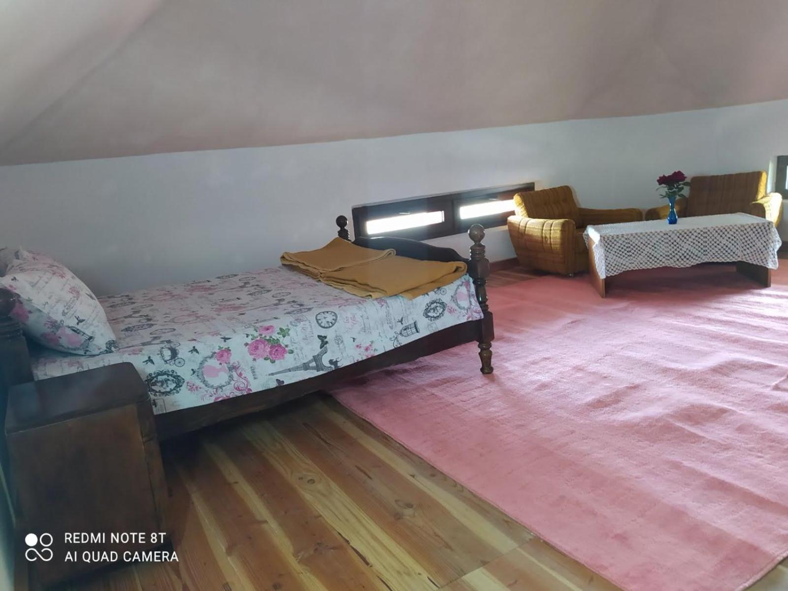 One-Bedroom House photo 1