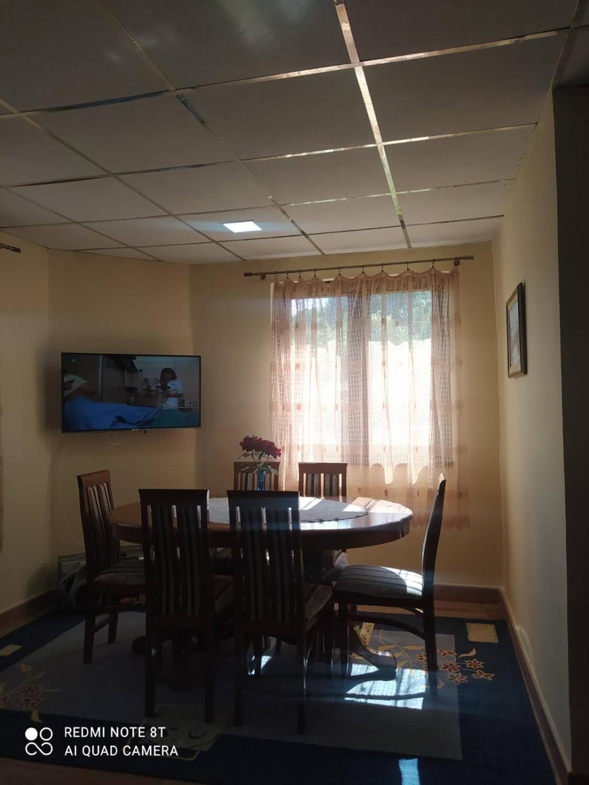 One-Bedroom House photo 2