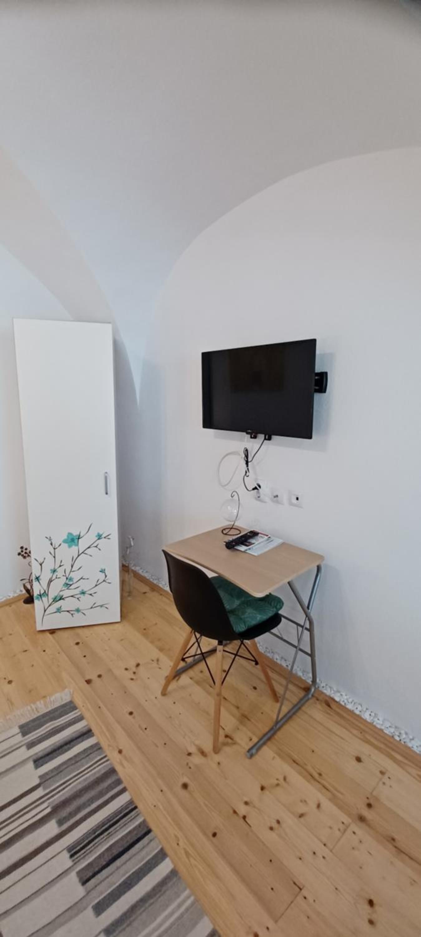 Two-Bedroom Apartment - Photo 27