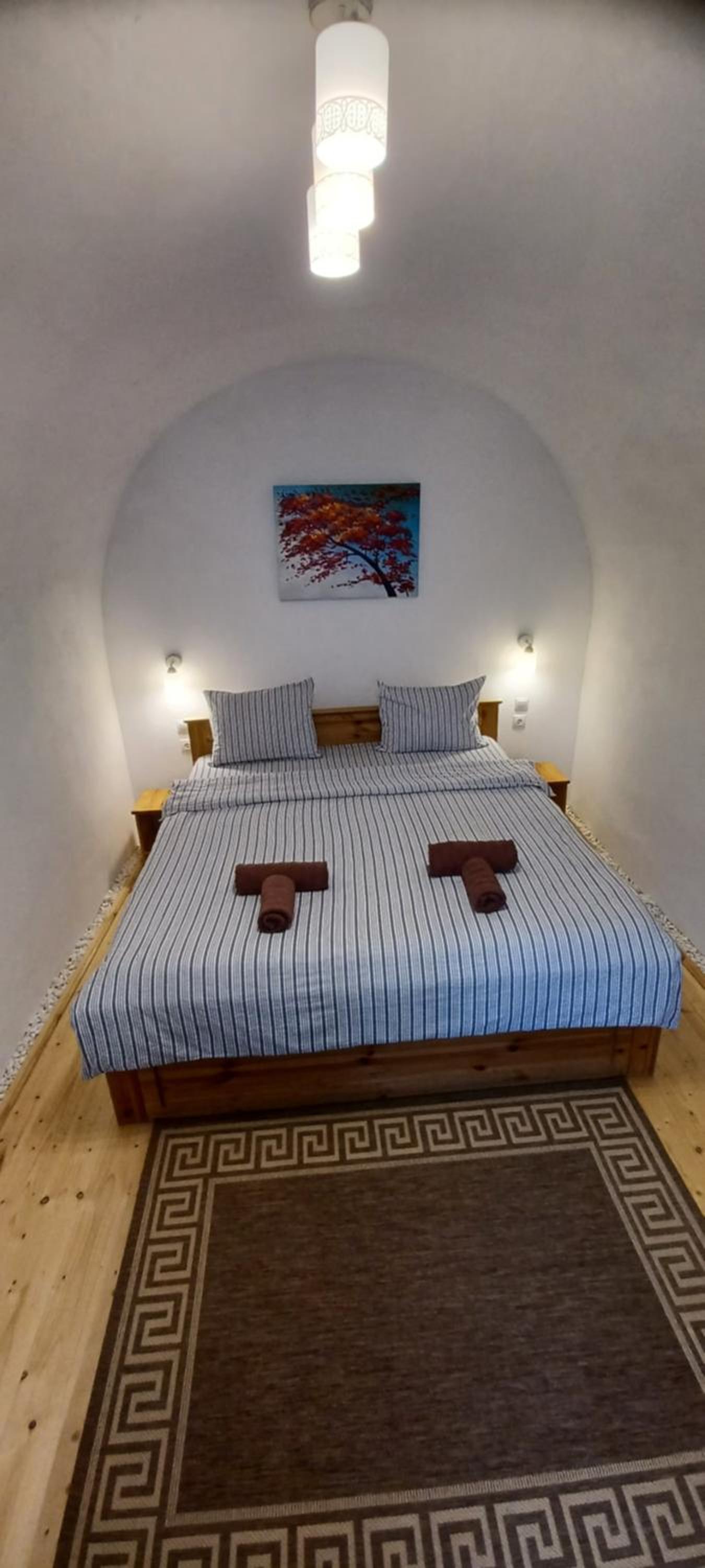 Two-Bedroom Apartment - Photo 21