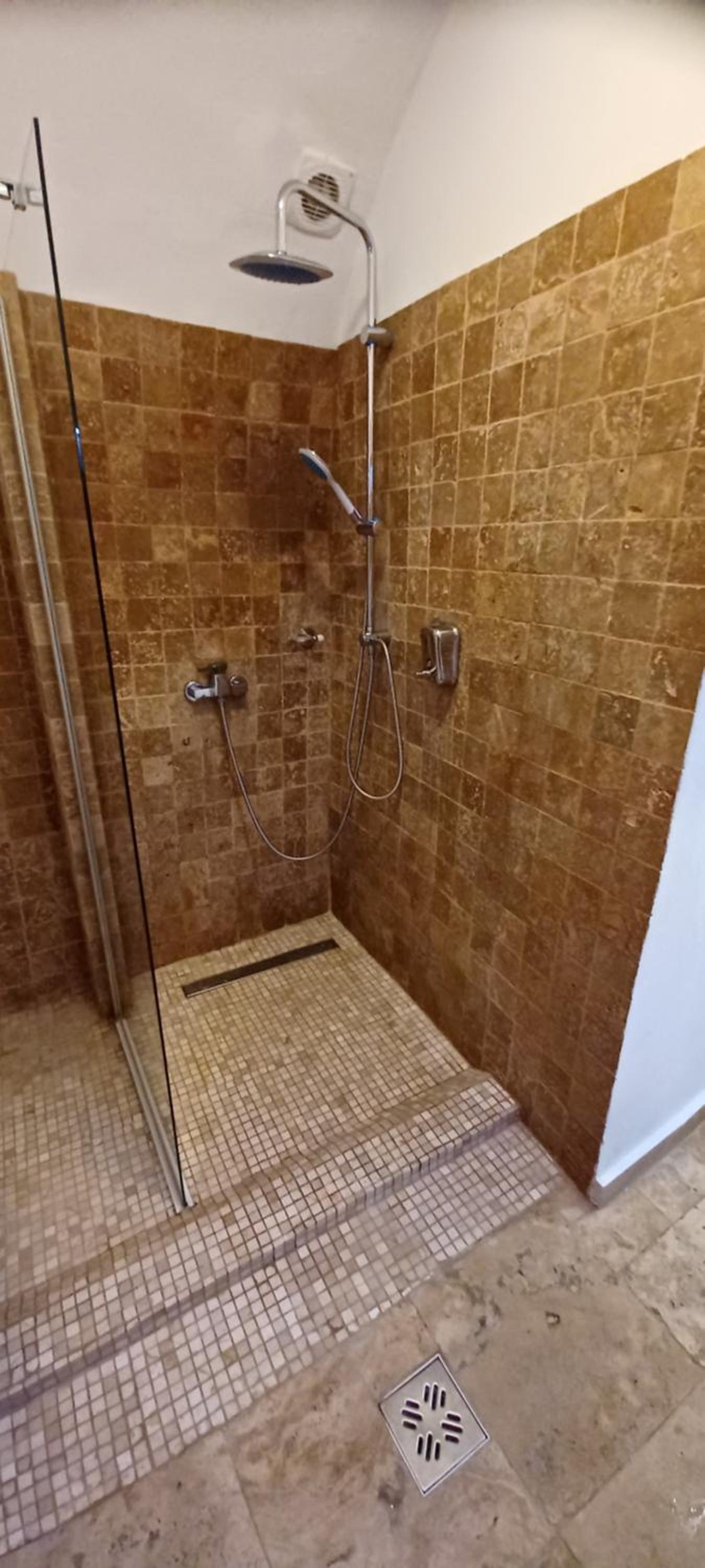 Two-Bedroom Apartment - Photo 16