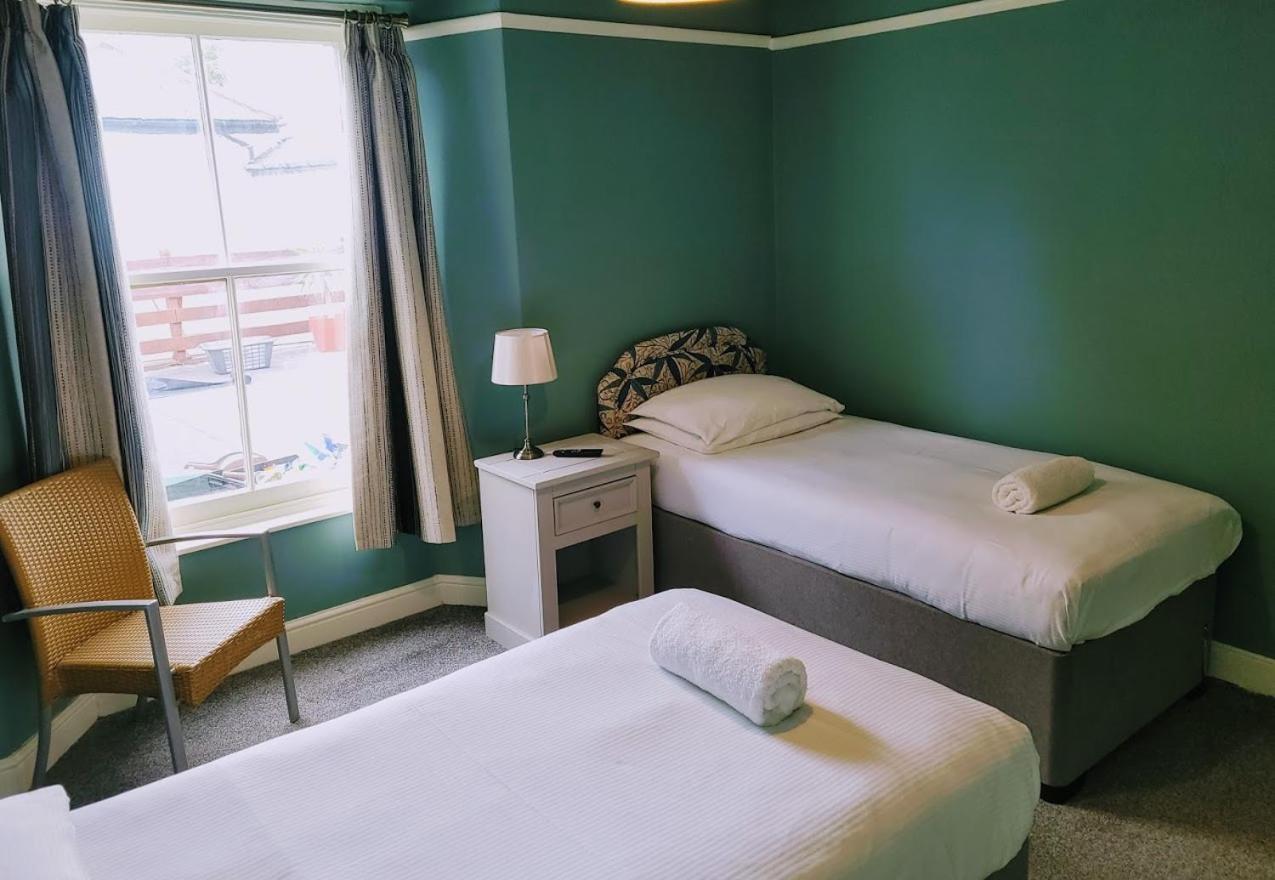 Twin Room with Shared Bathroom
