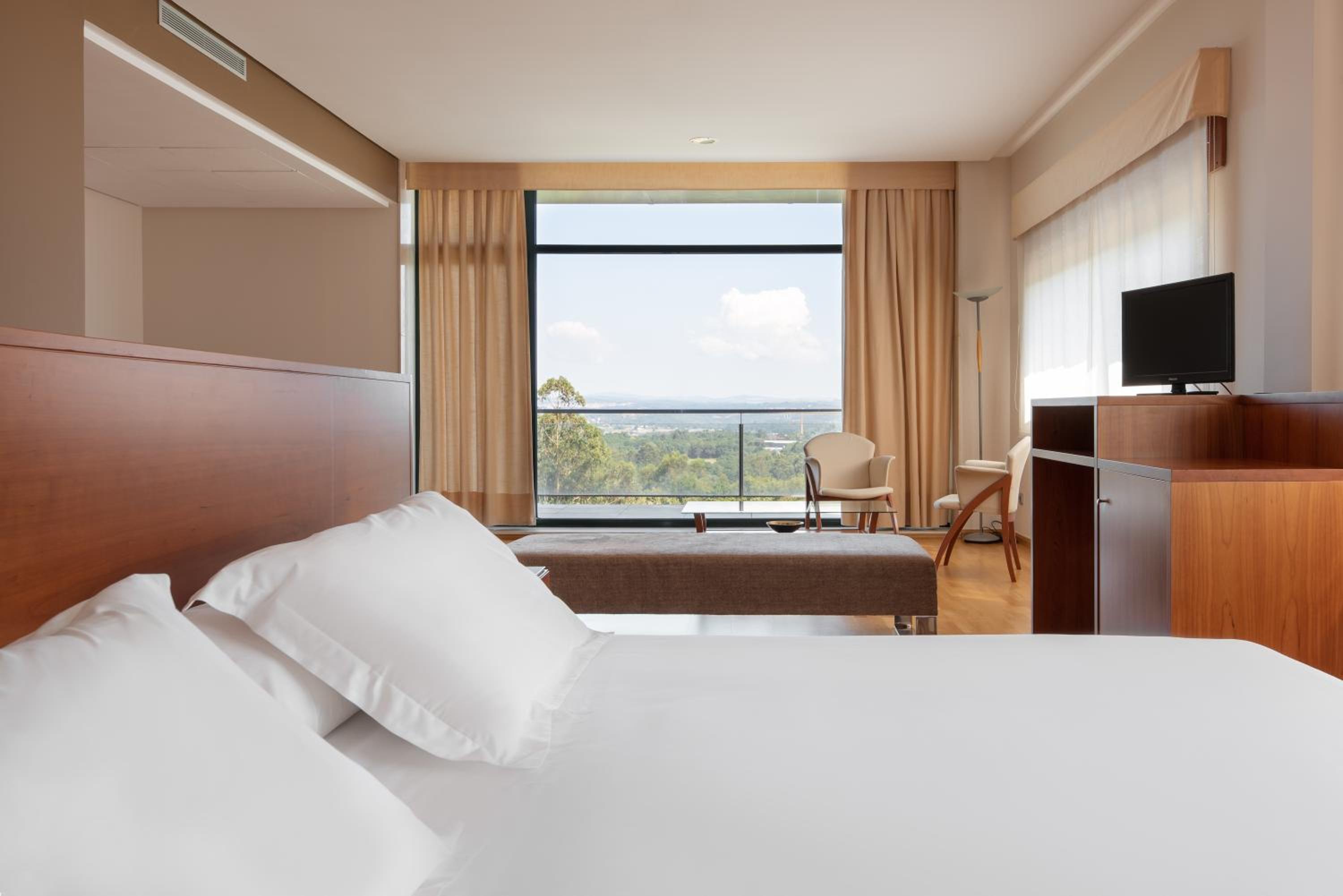Premium Queen Room with Terrace - Photo 3