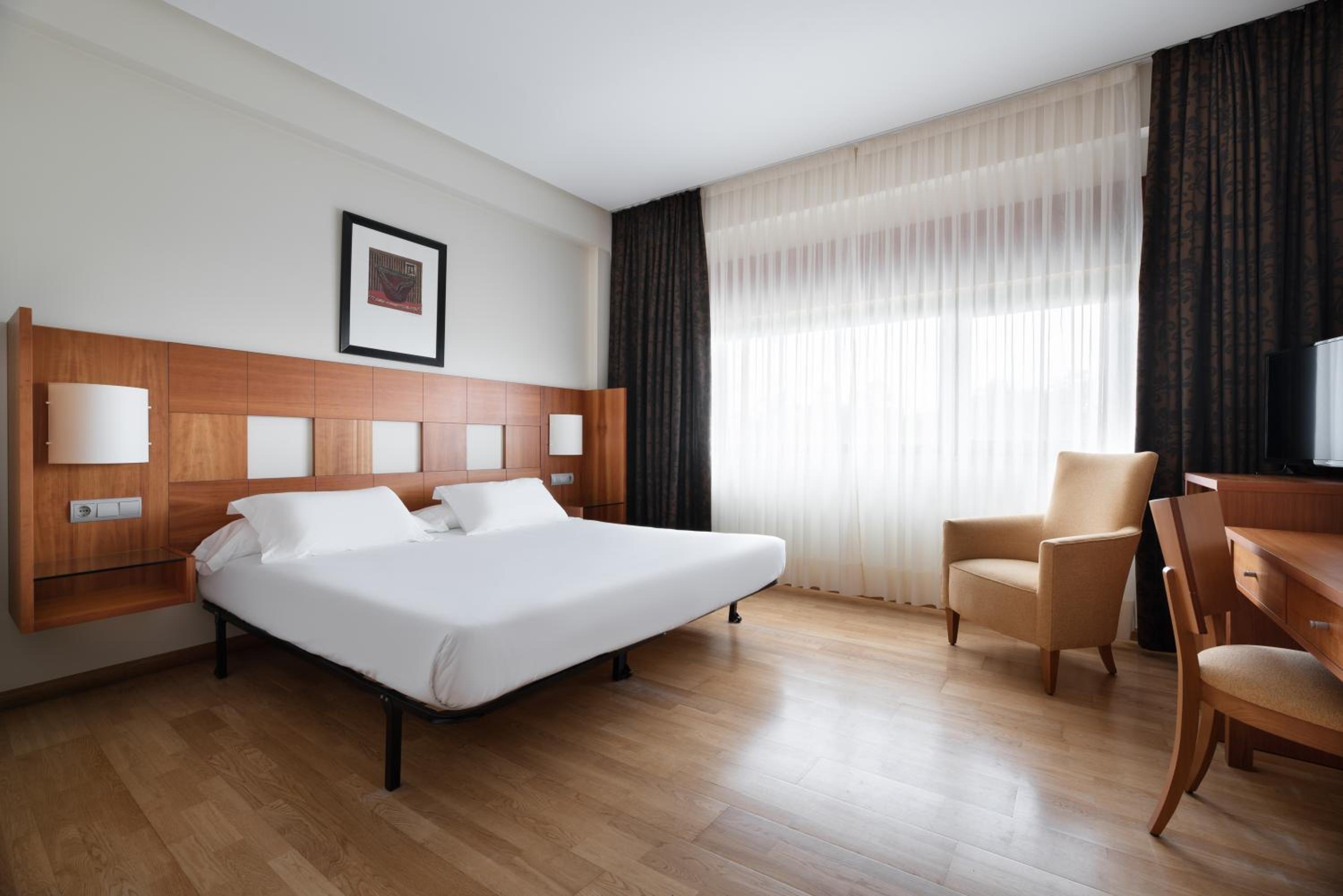 Deluxe Double or Twin Room - Photo 3