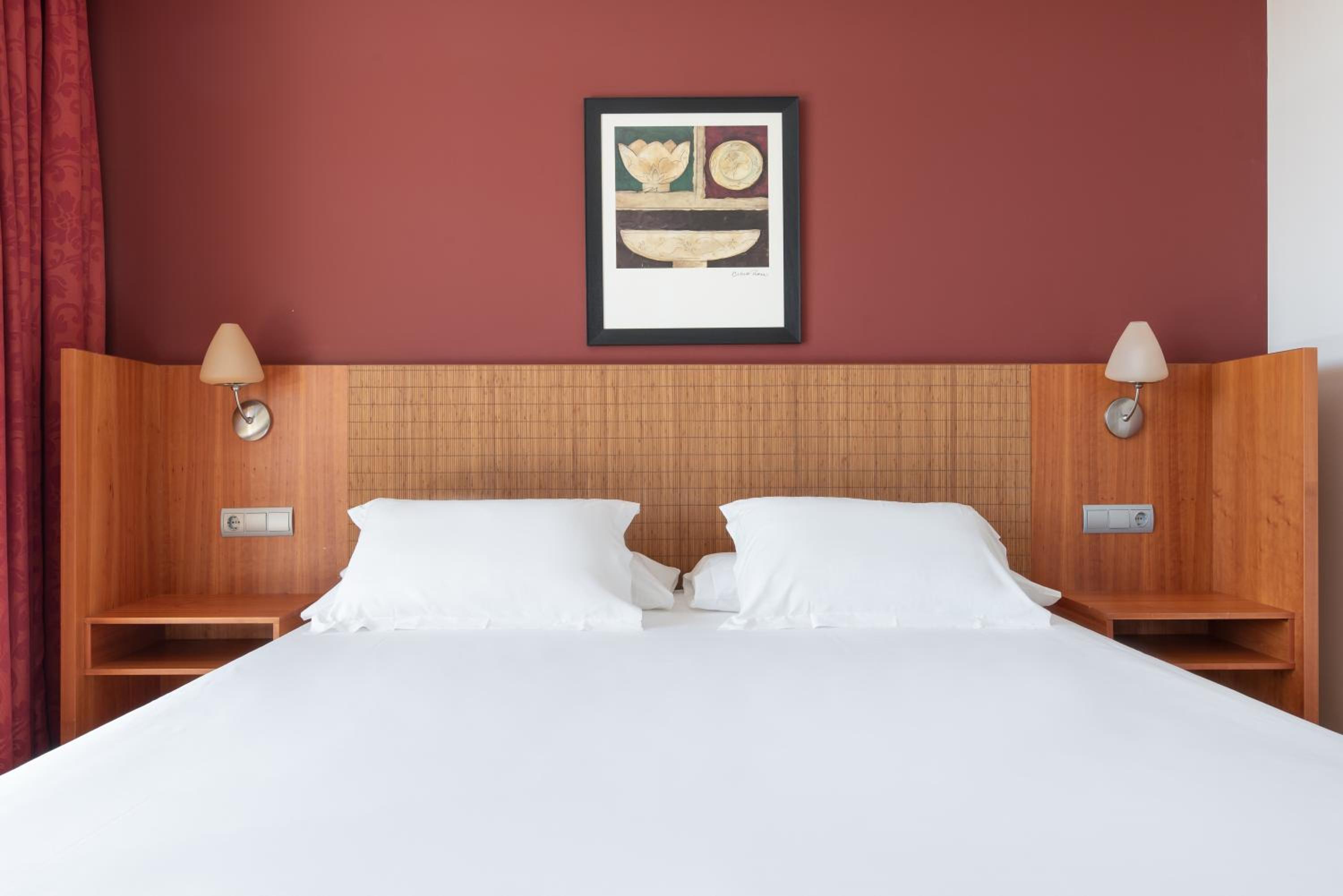 Double or Twin Room - Photo 2