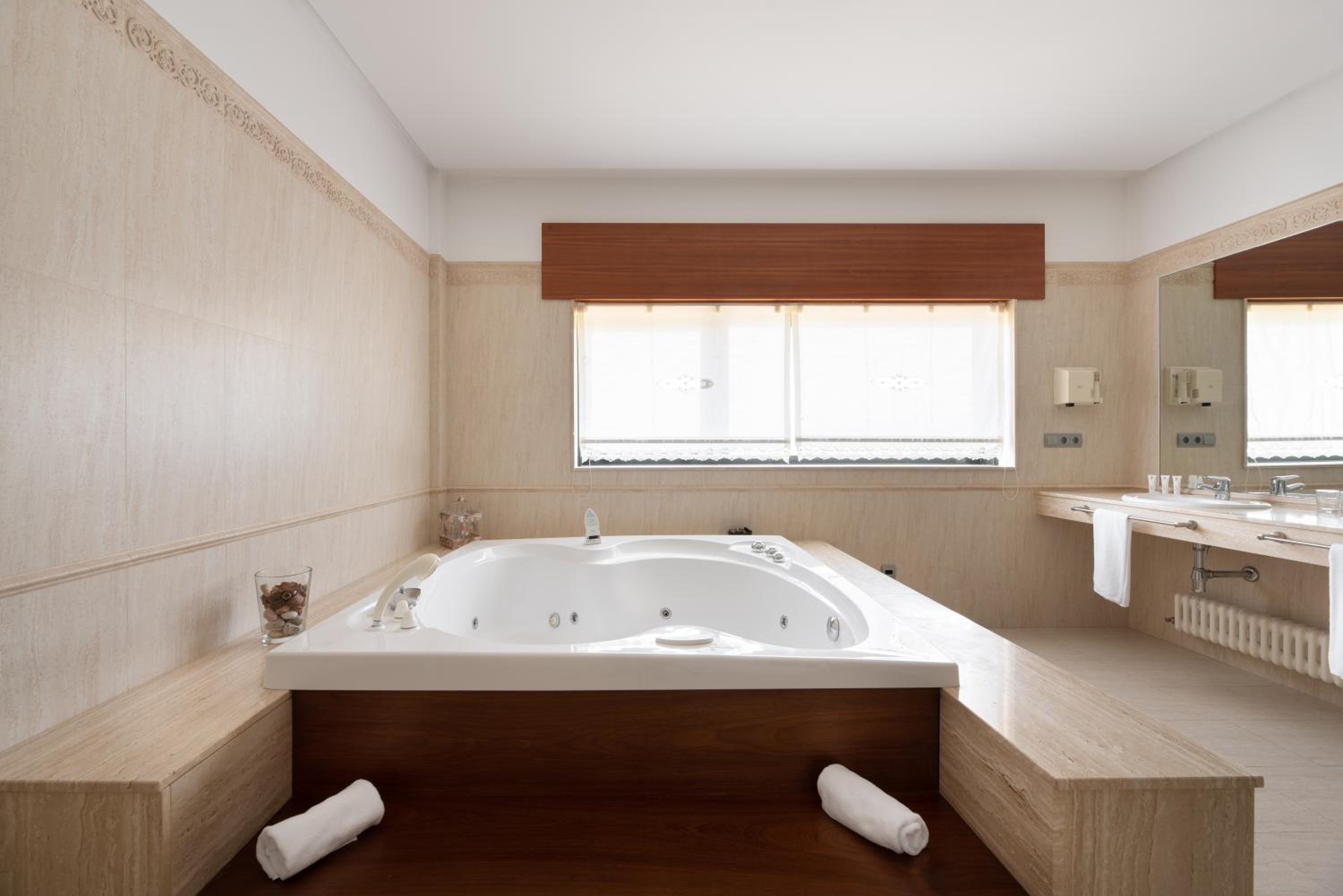 Executive Suite with Terrace - Photo 6