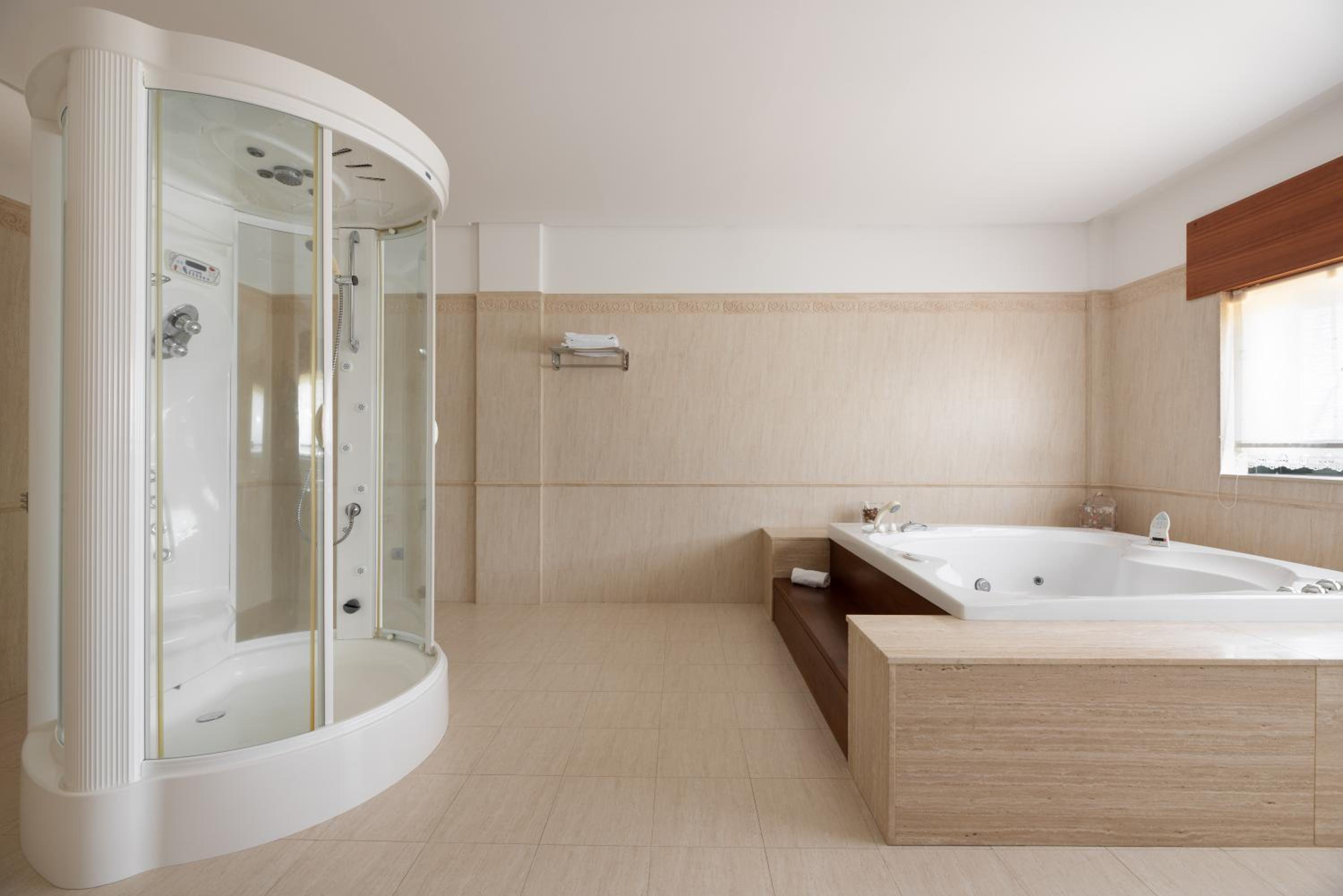 Executive Suite with Terrace - Photo 4