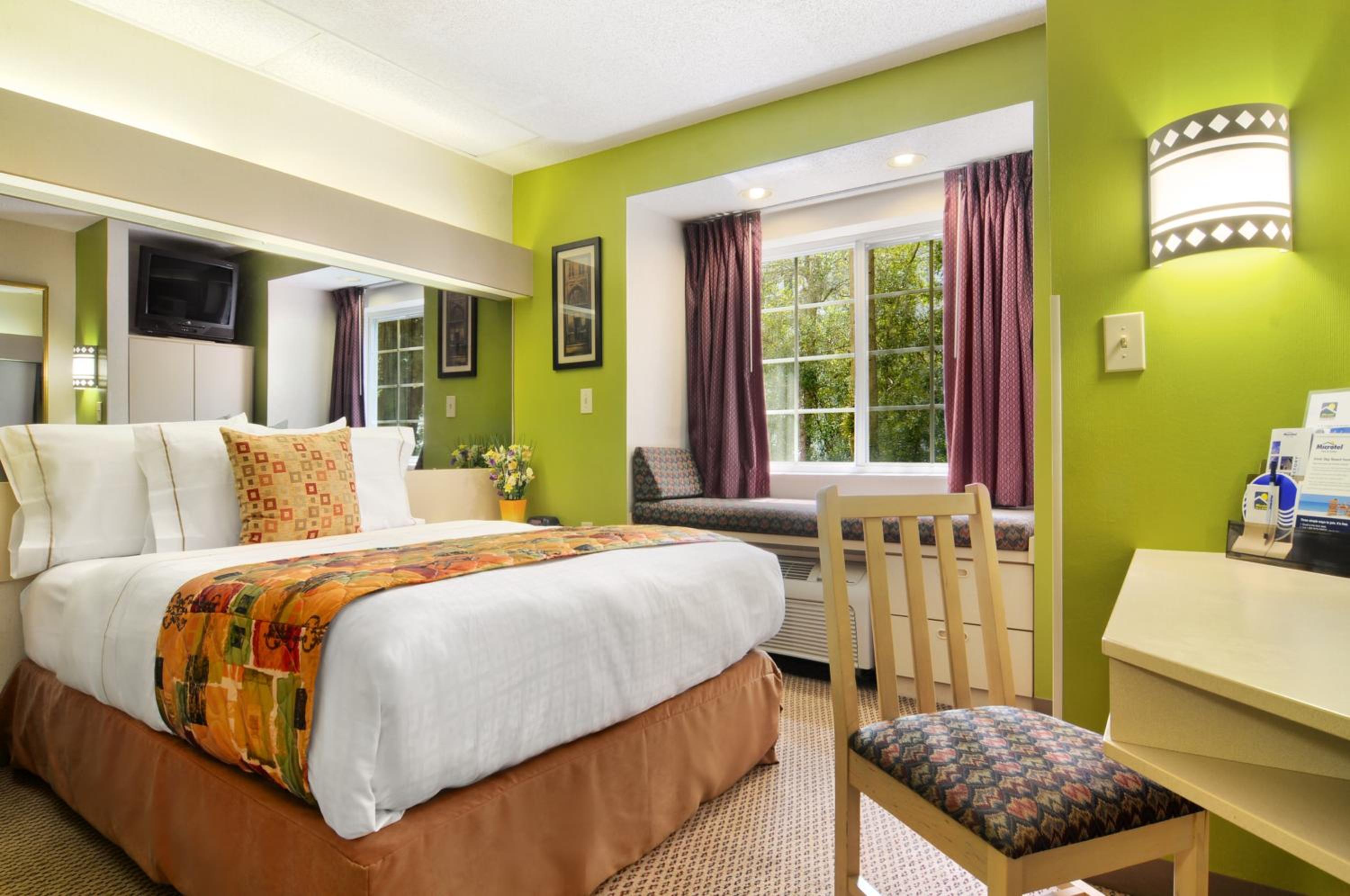 Standard Queen Room - Photo 1