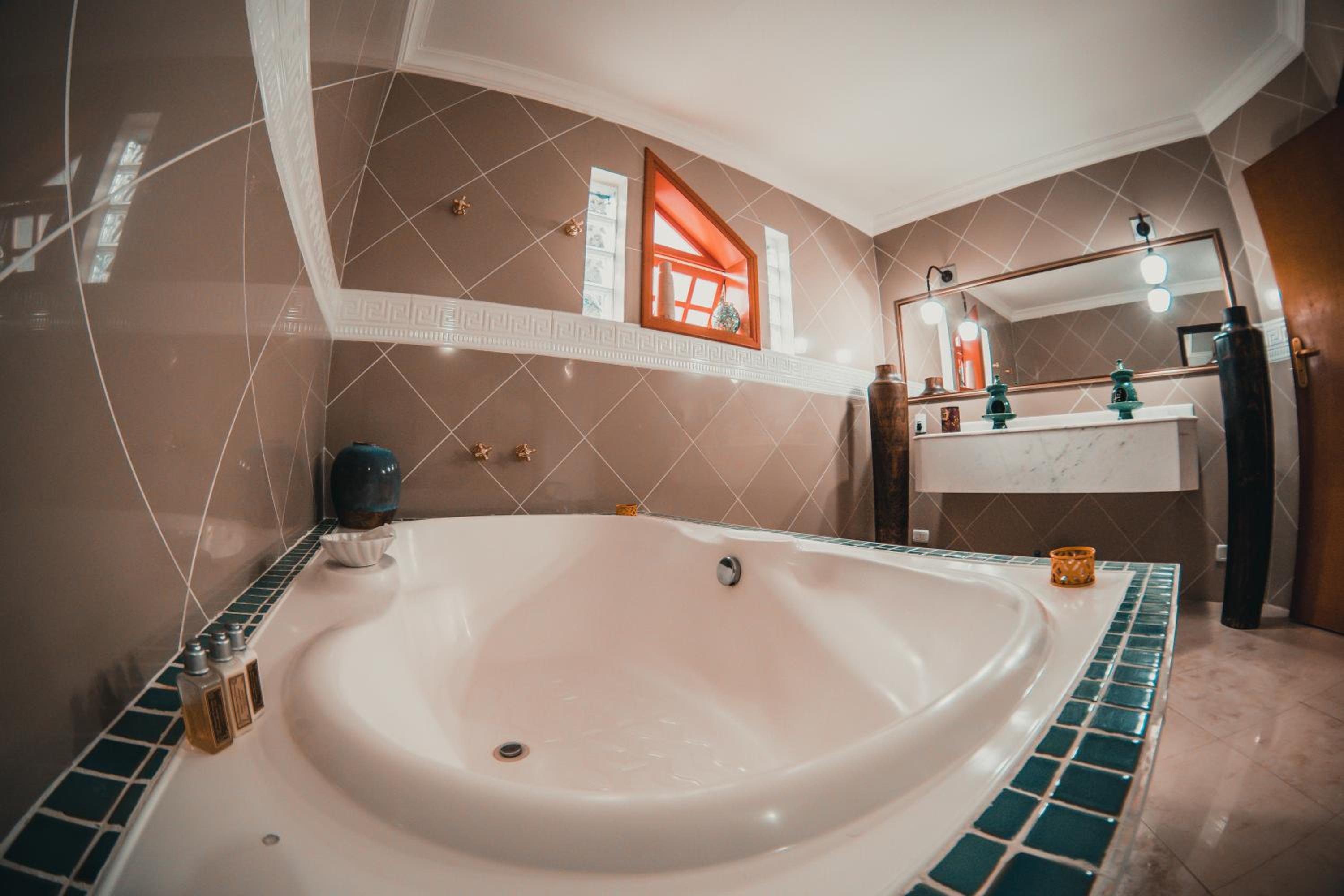 King Suite with Balcony photo 2
