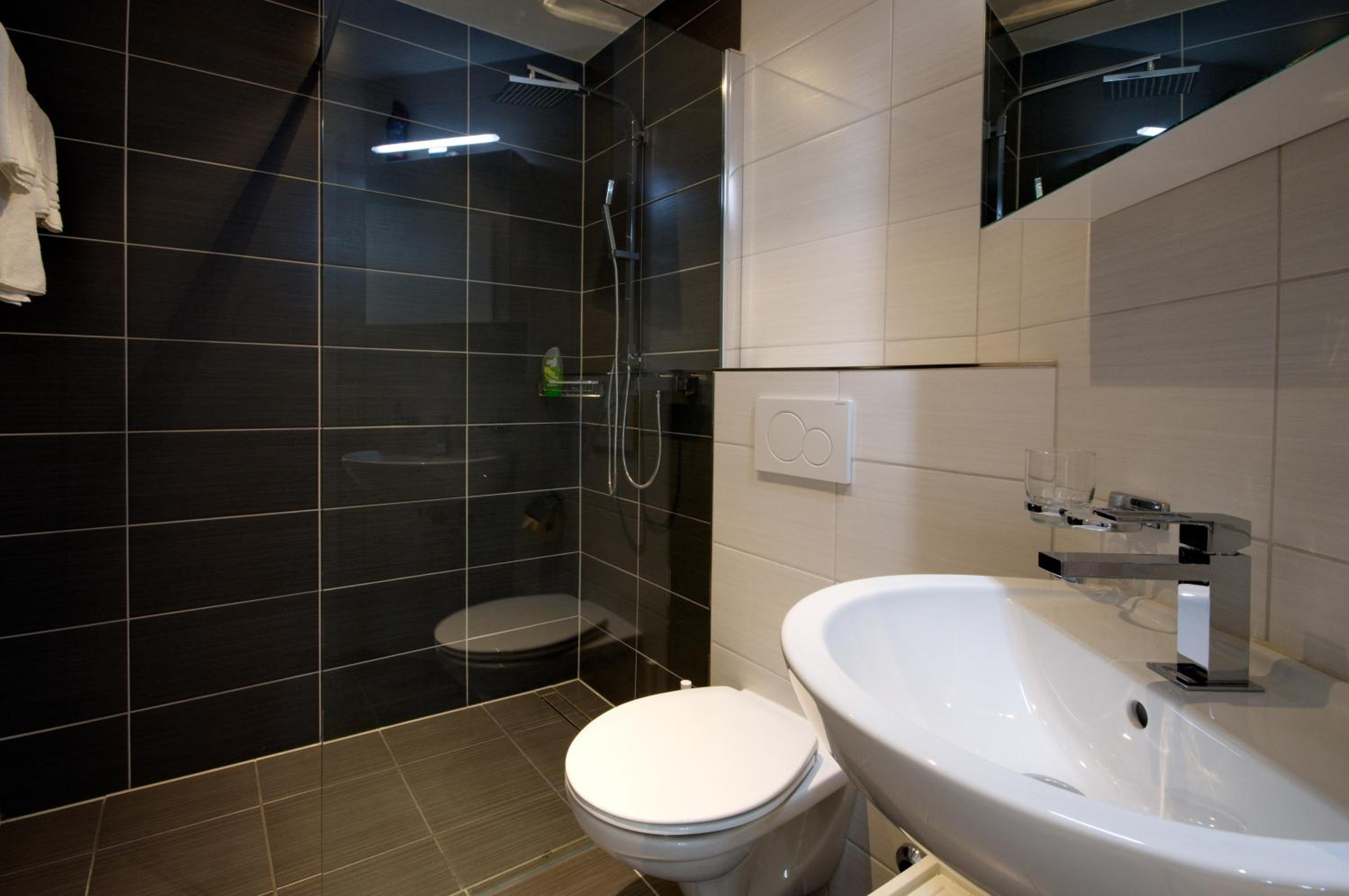 Luxury Two-Bedroom Apartment photo 3