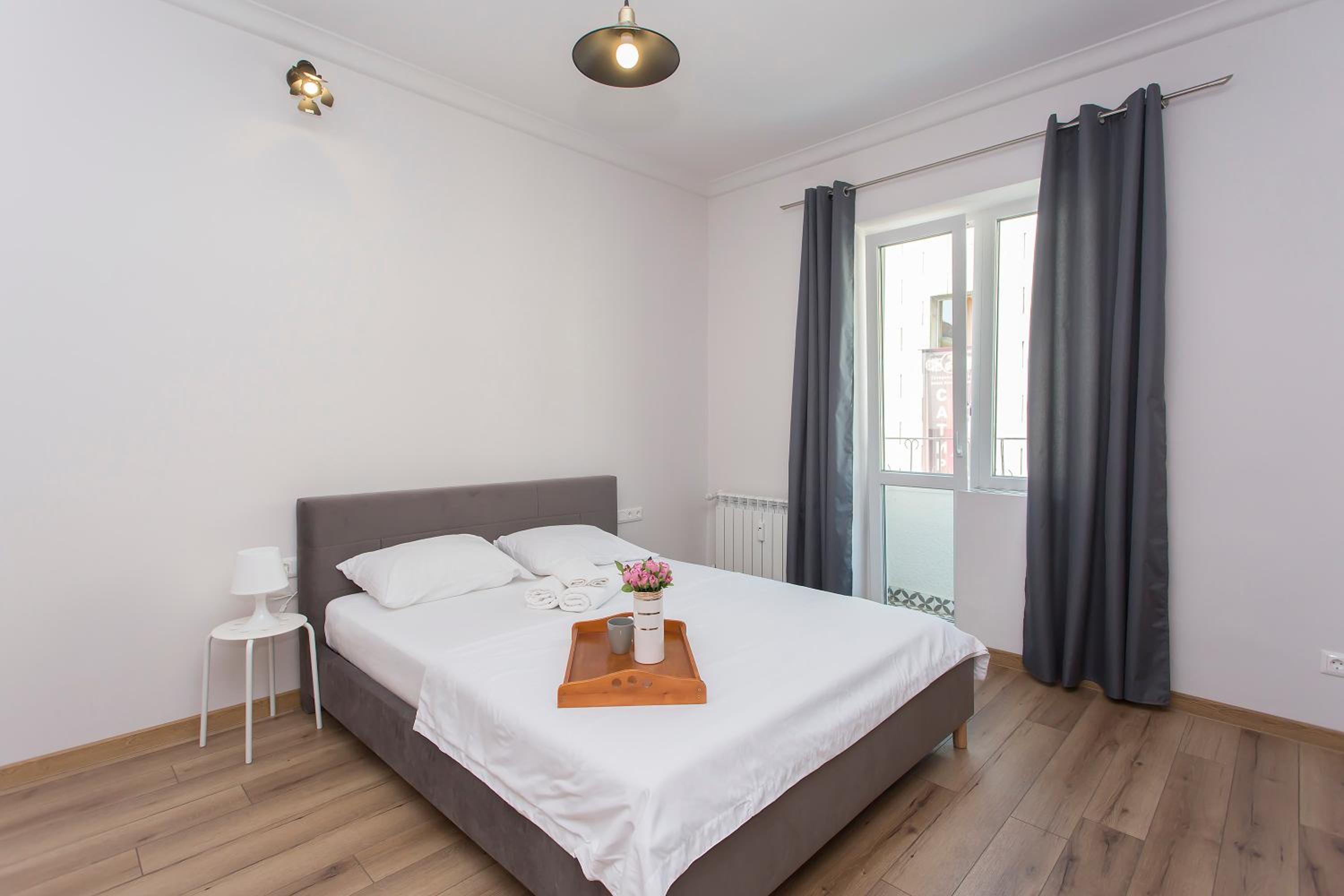 One-Bedroom Apartment - Photo 1