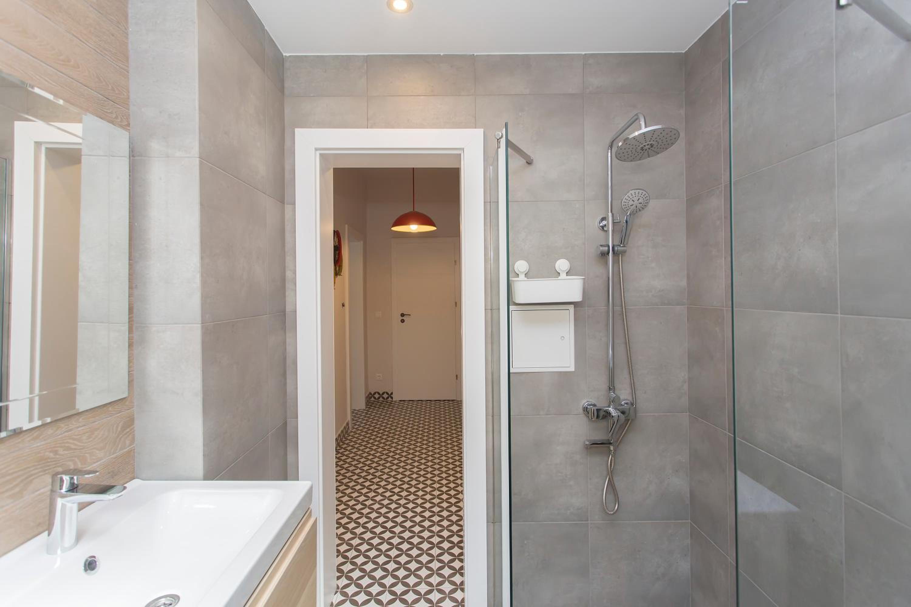 One-Bedroom Apartment - Photo 5