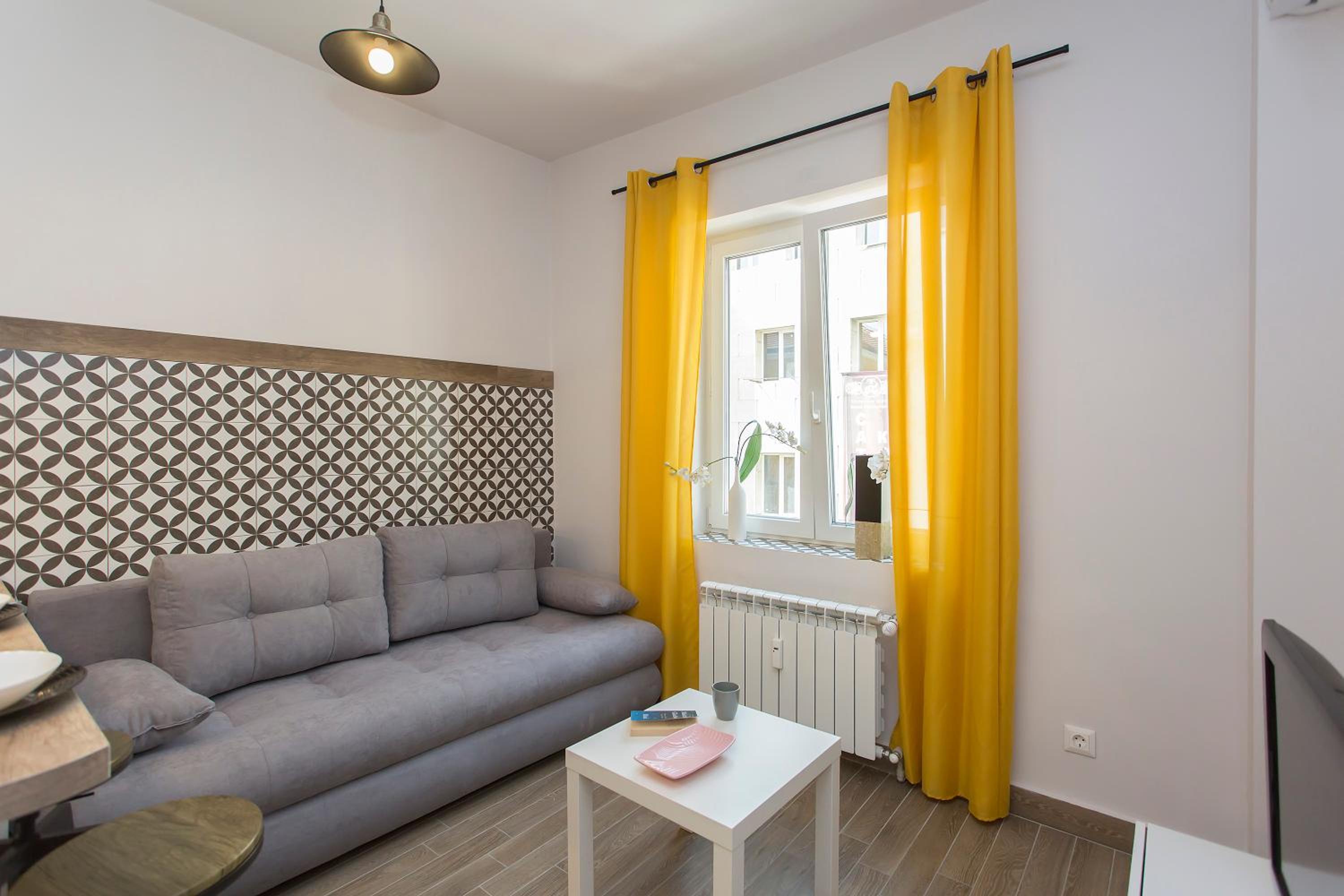 One-Bedroom Apartment - Photo 9