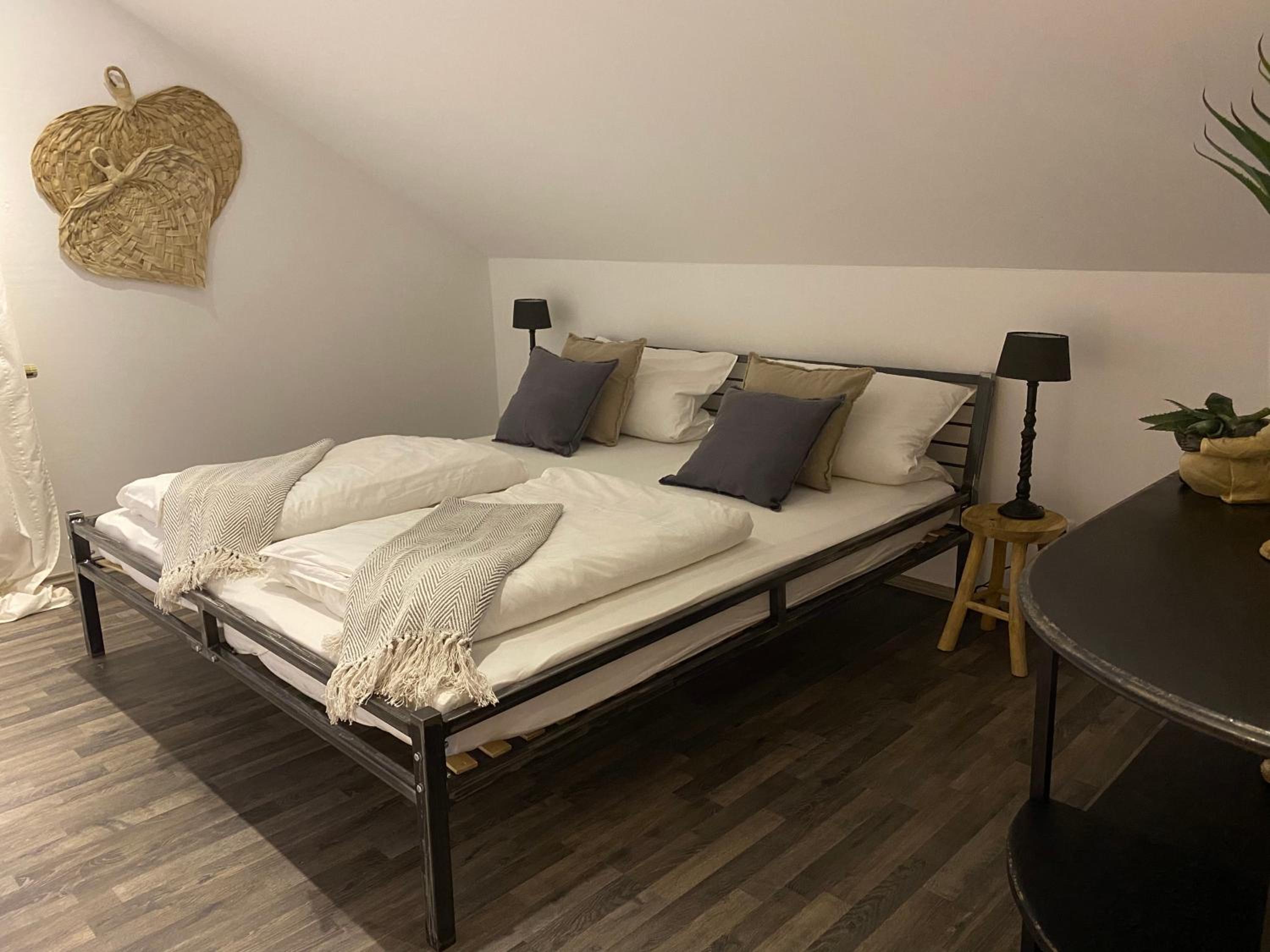 One-Bedroom Apartment photo 2