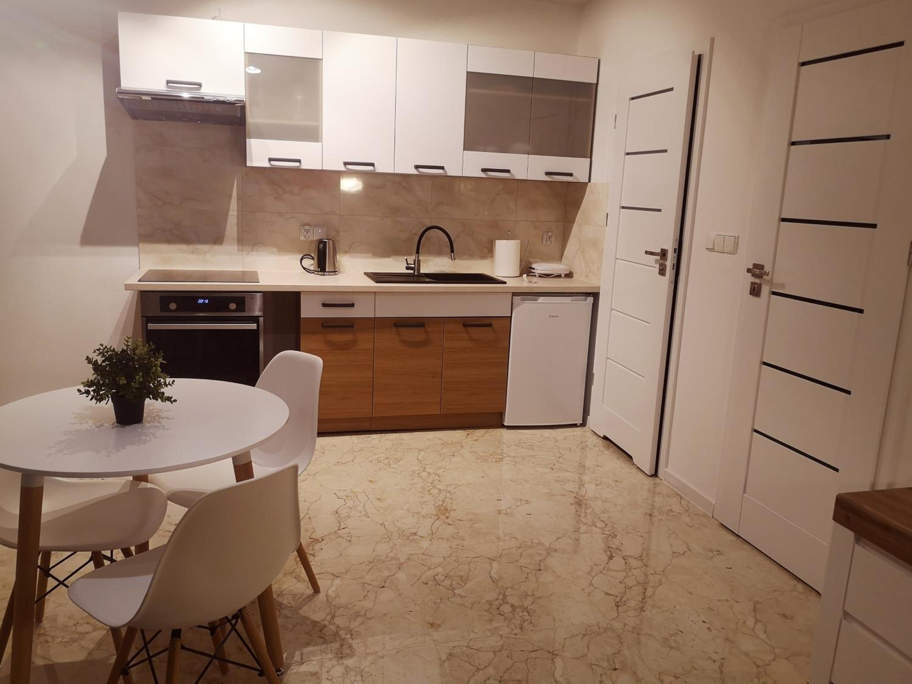One-Bedroom Apartment - Photo 7