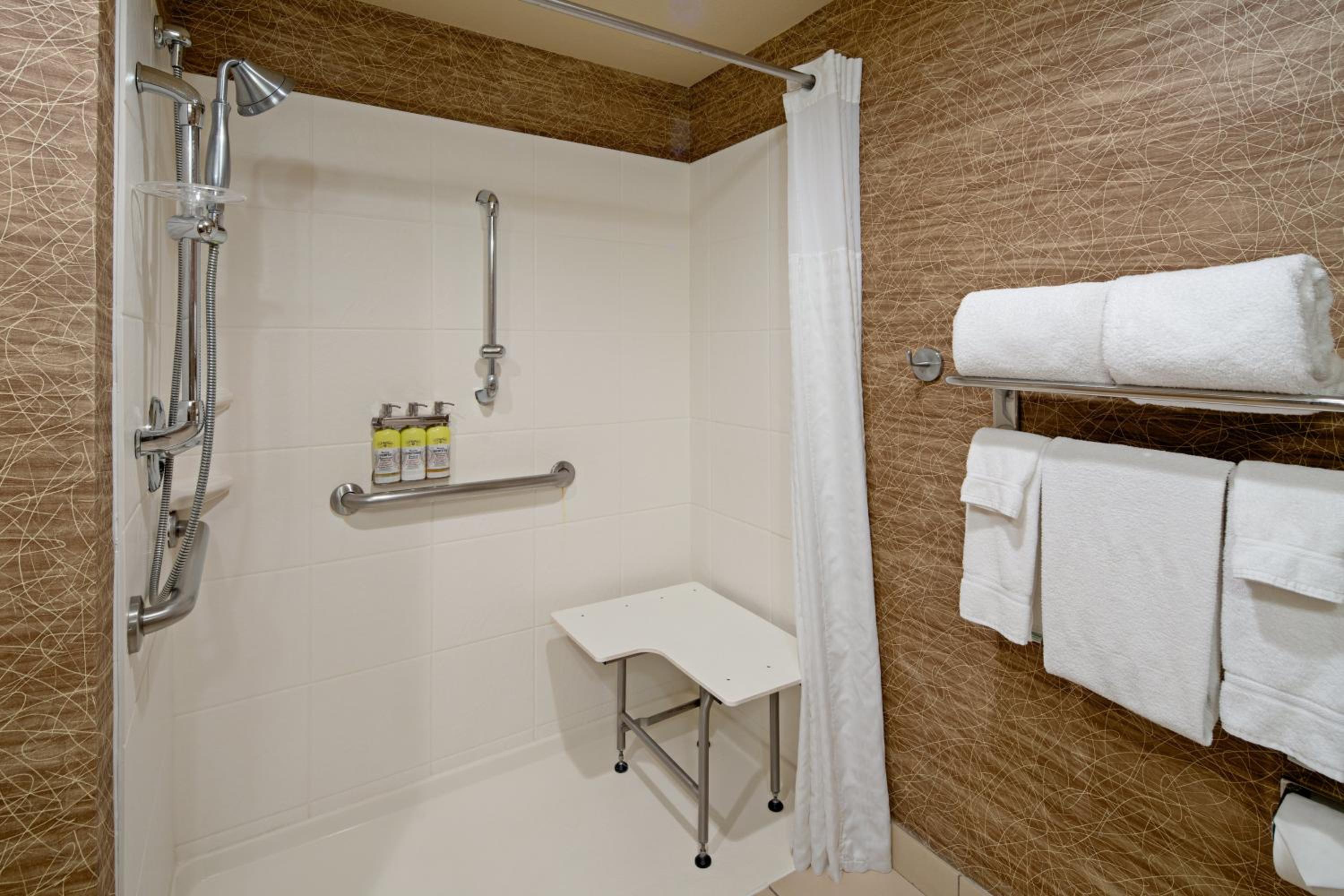 King Room - Mobility Access/Hearing Accessible photo 2