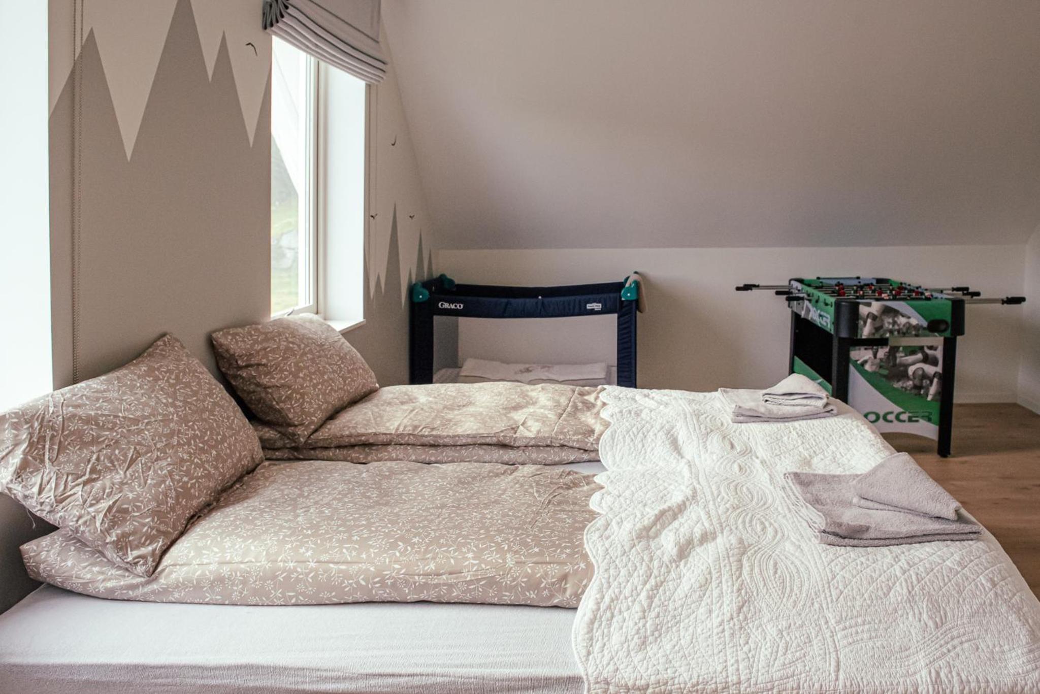 Four-Bedroom House - Photo 6
