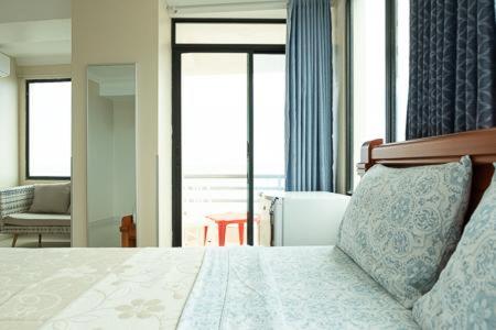 Deluxe King Room photo 2