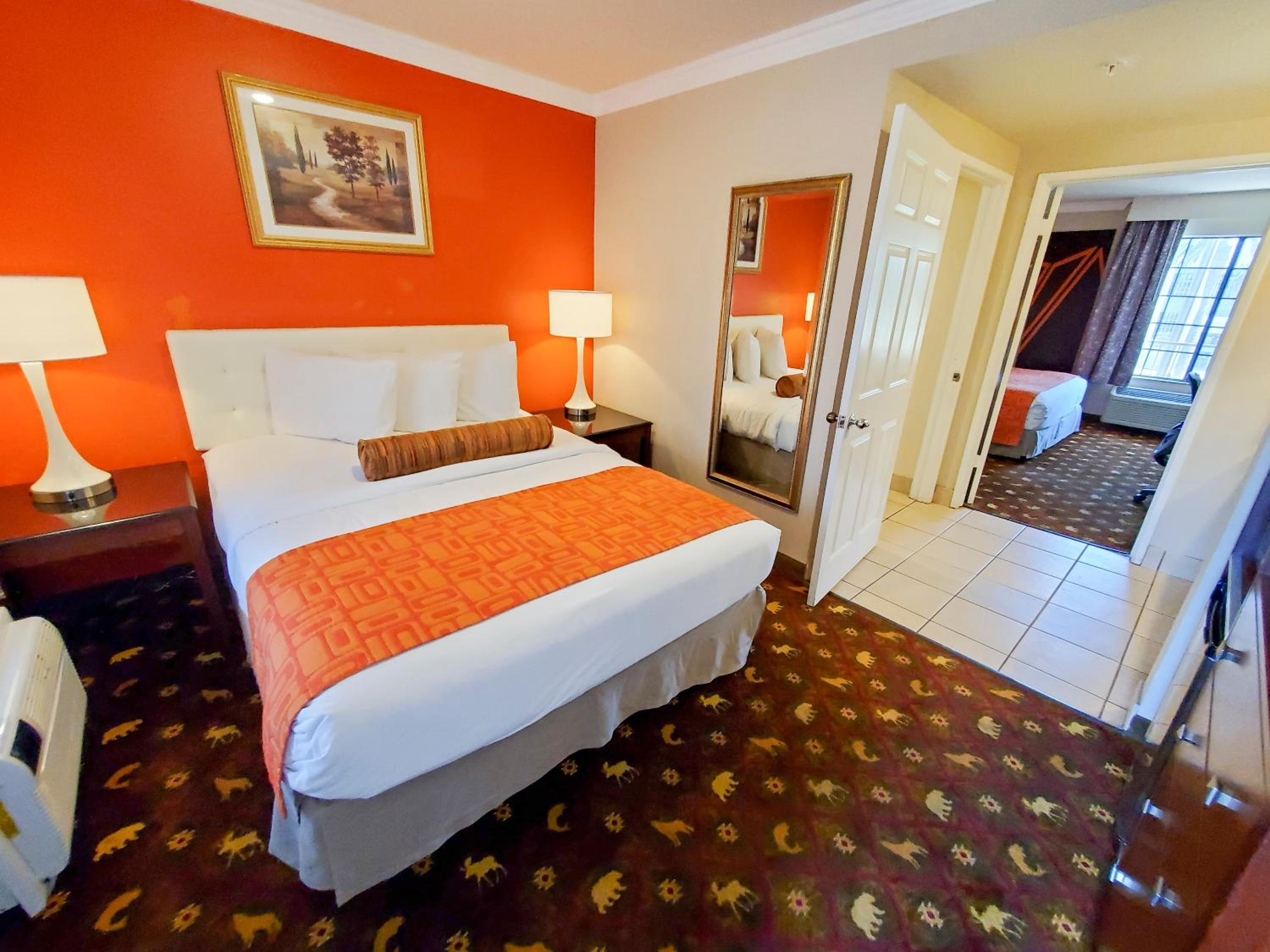 Two-Bedroom Suite - Photo 1