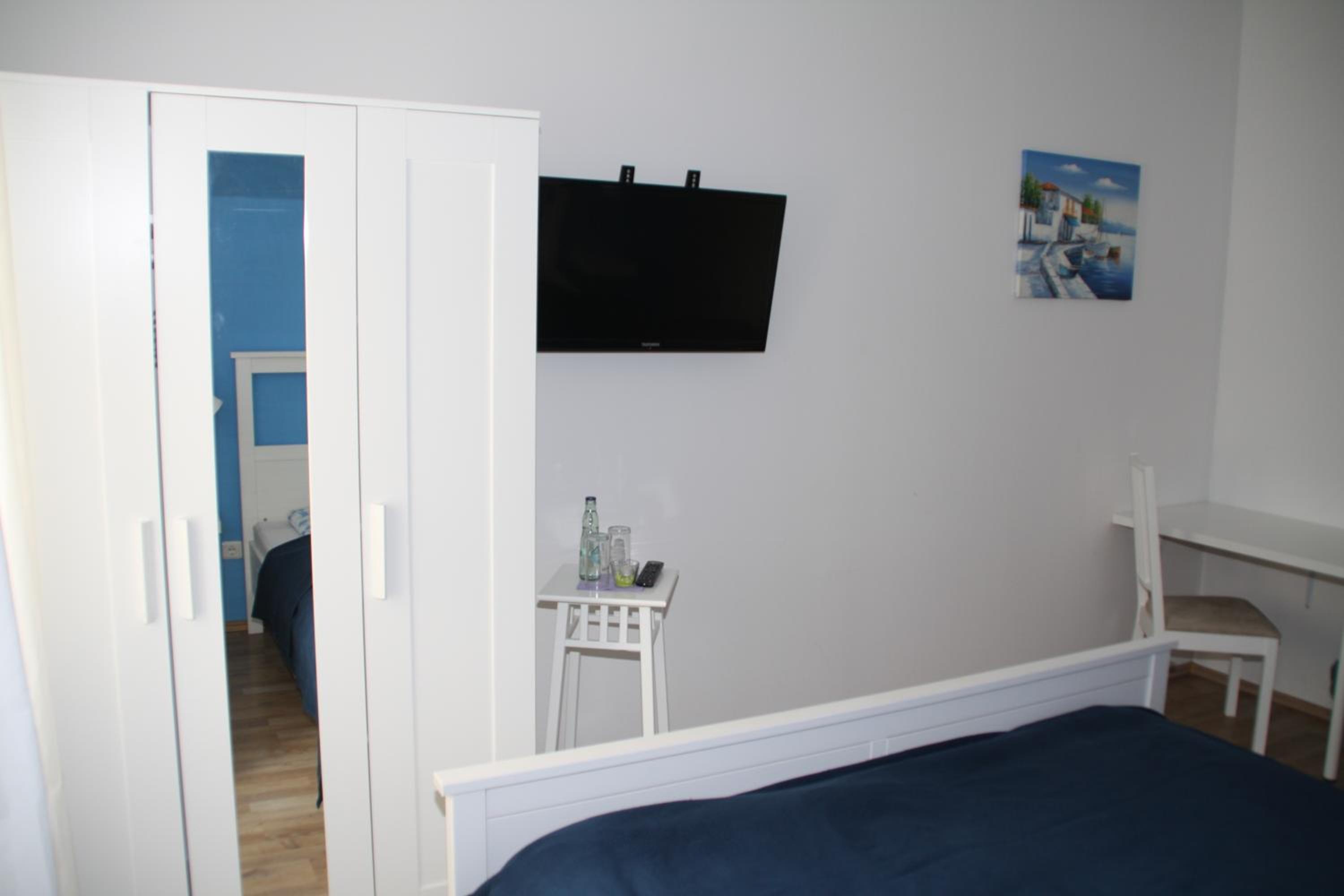 Double Room - Photo 3