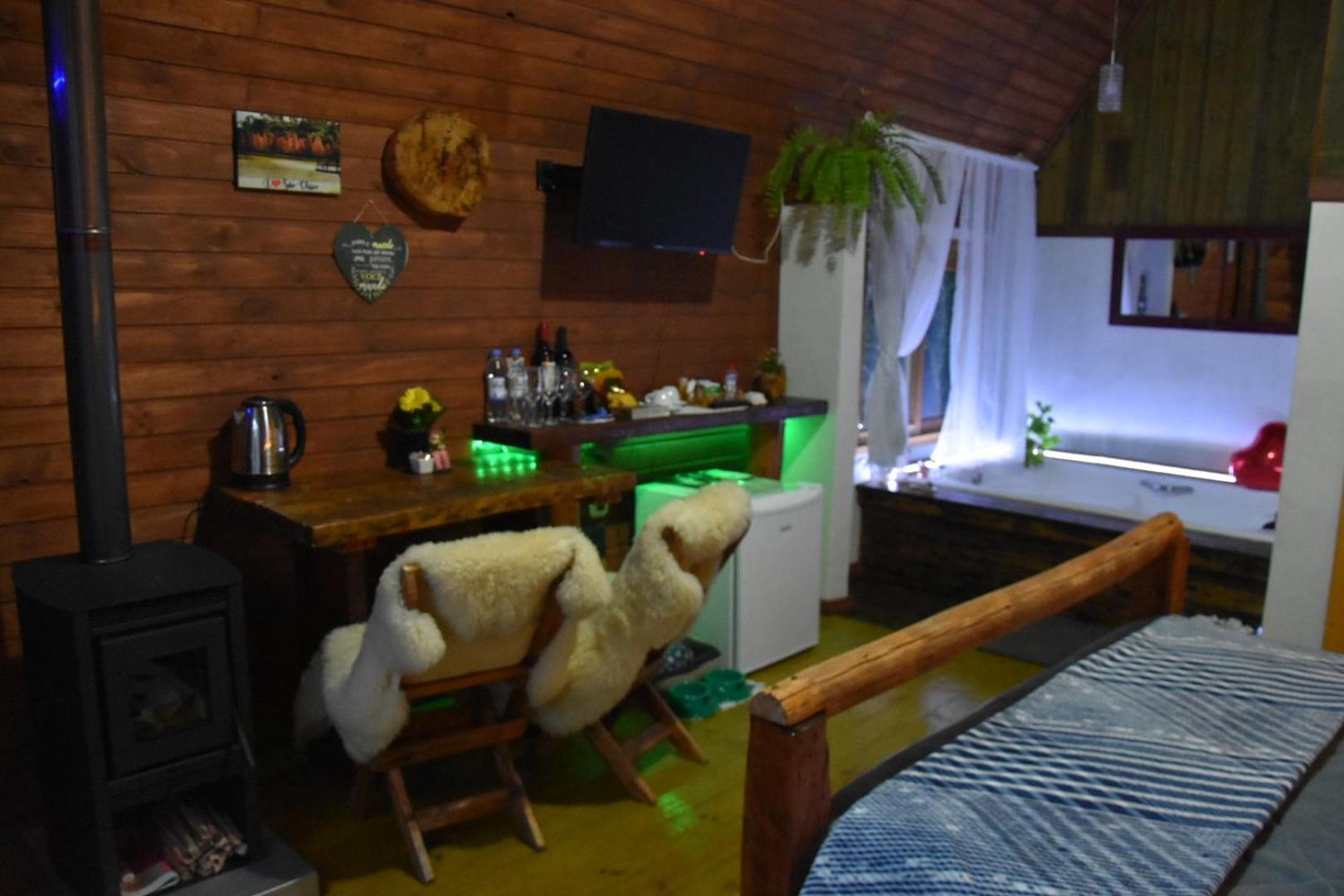 Double Room with Spa Bath - Photo 26