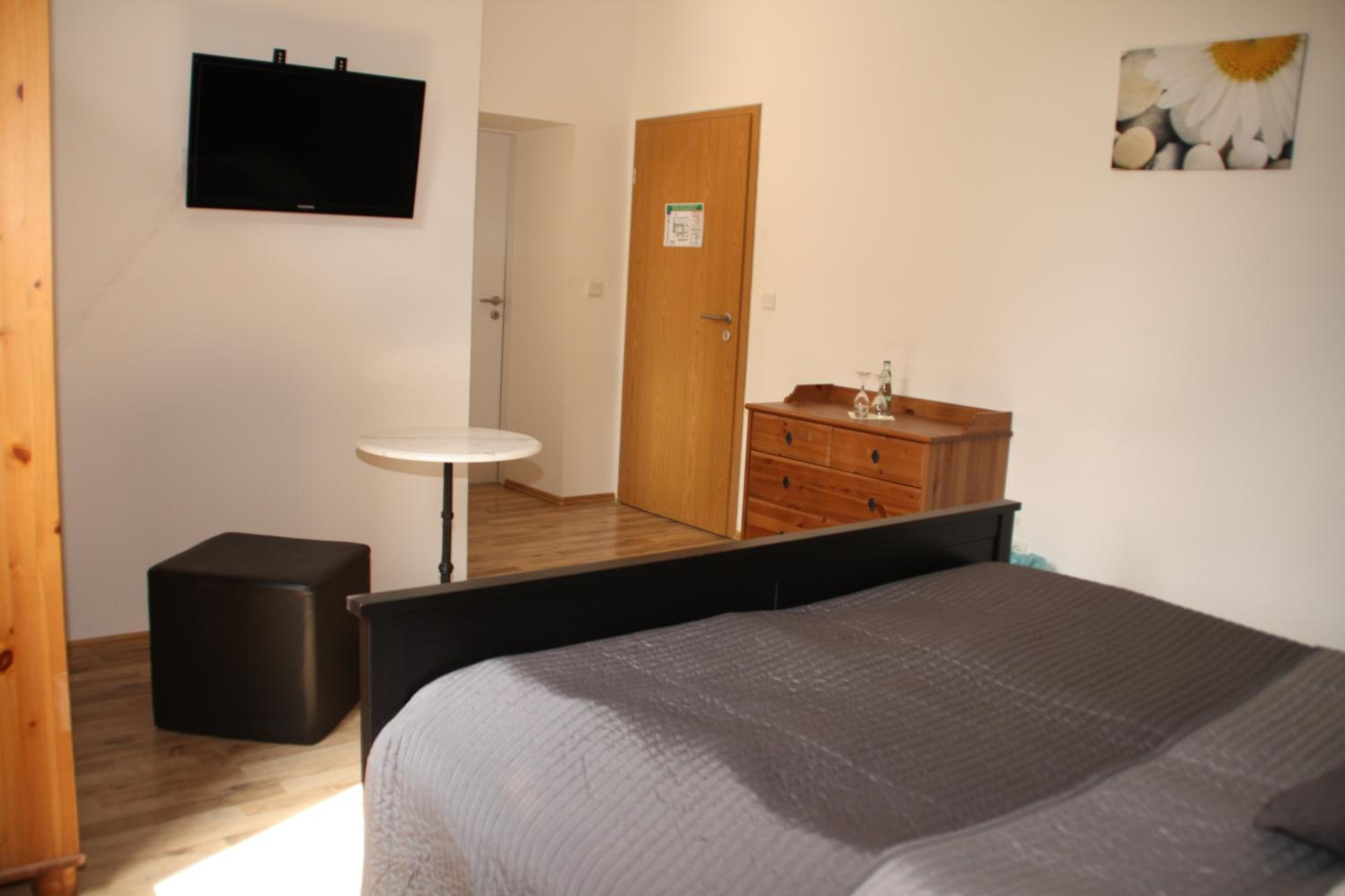 Double Room - Photo 5