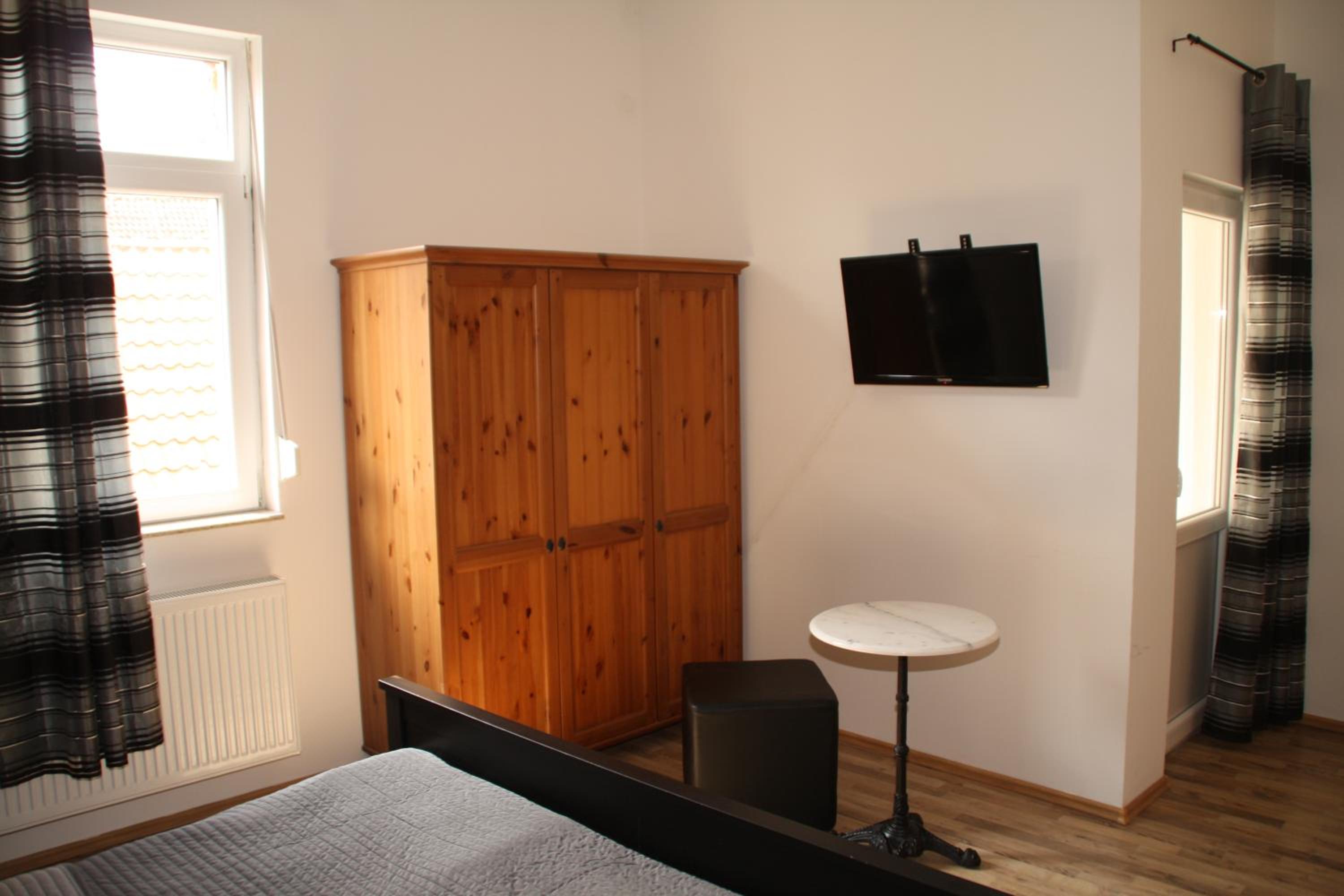 Double Room - Photo 12