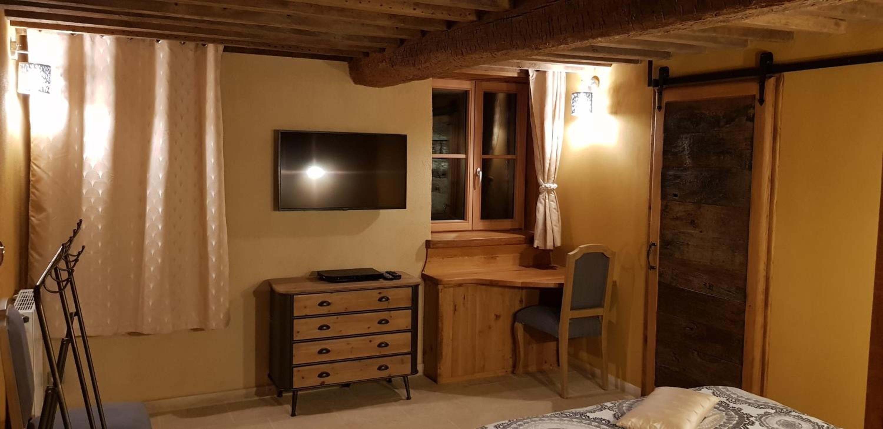 Double Room with Private Bathroom photo 2