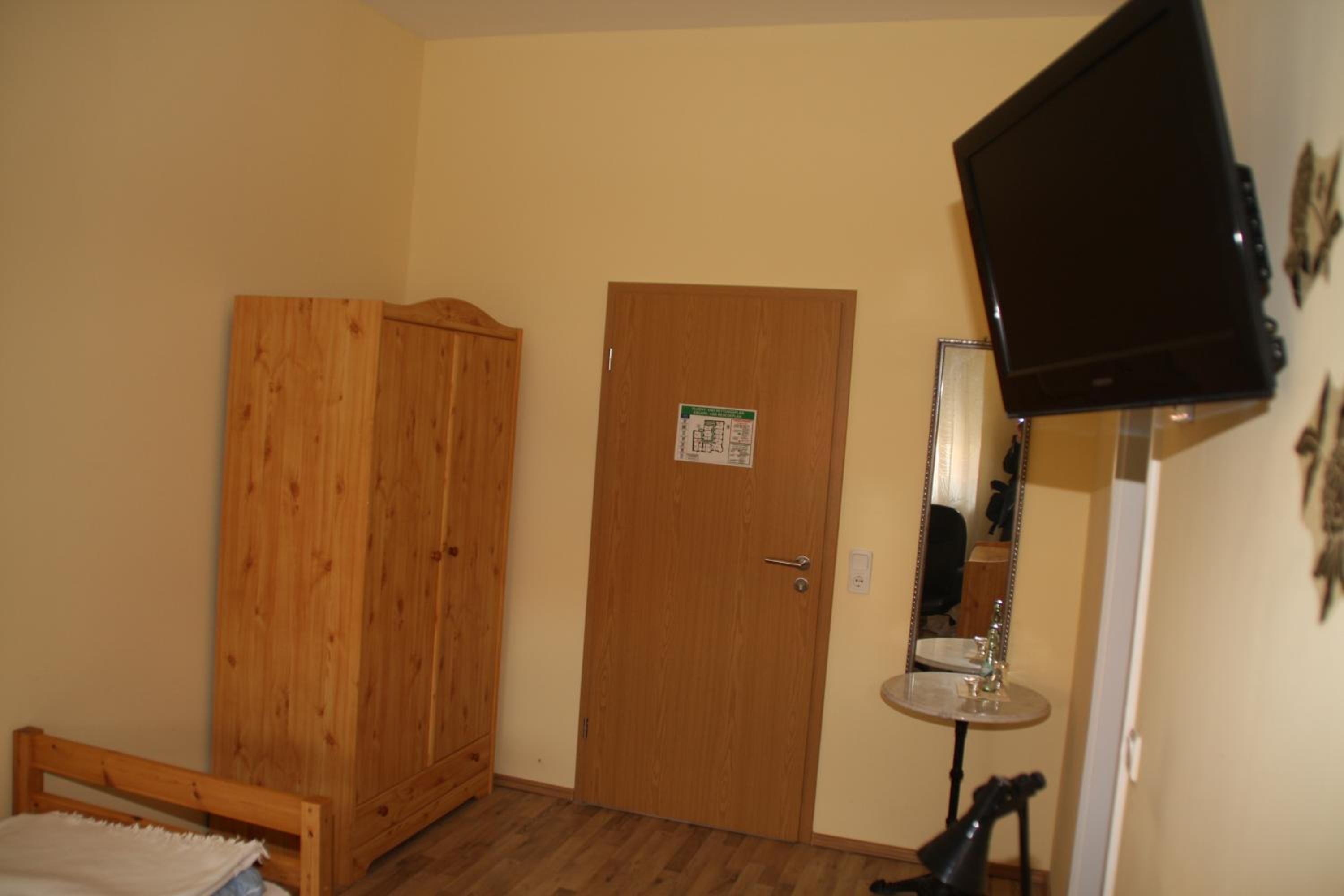 Single Room photo 3