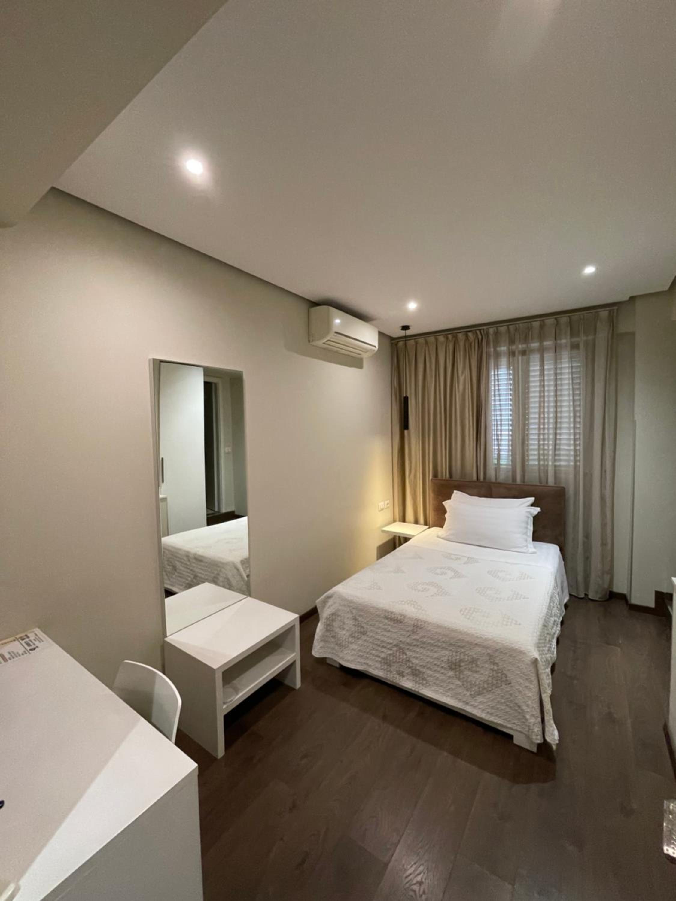 Single Room photo 2