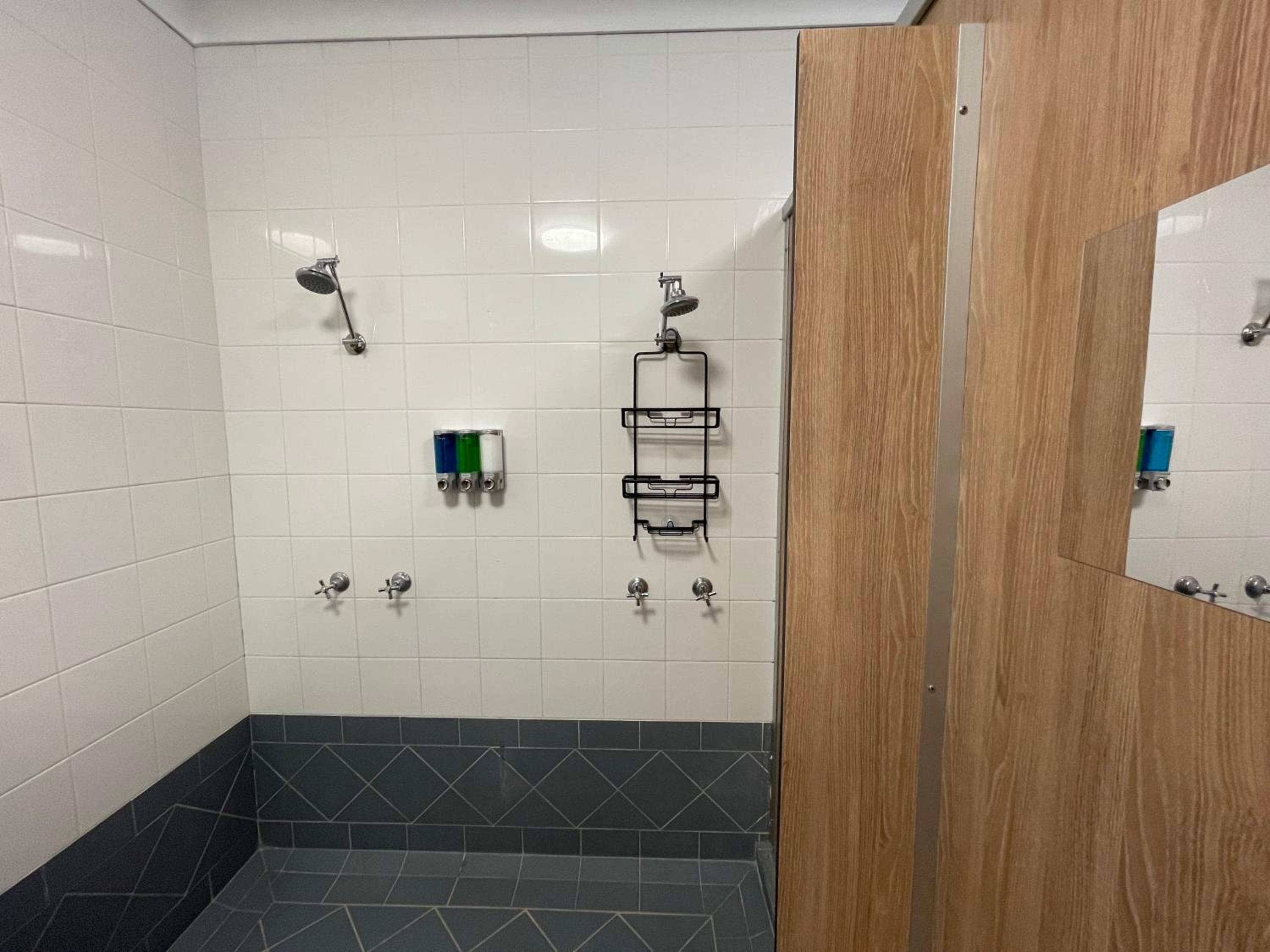 Twin Room with Two Double Beds and Shared Bathroom photo 3