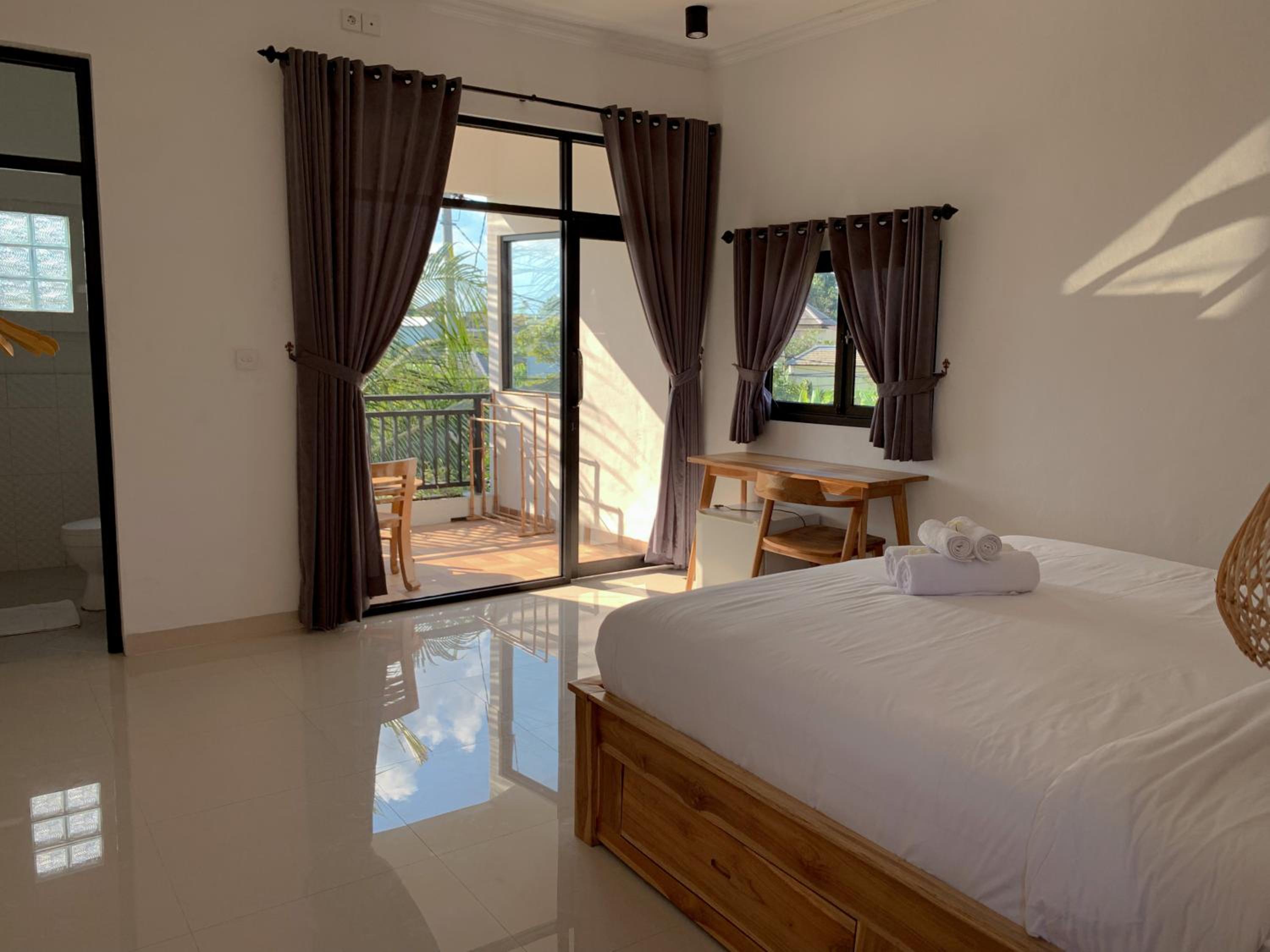 King Room with Balcony - Photo 1